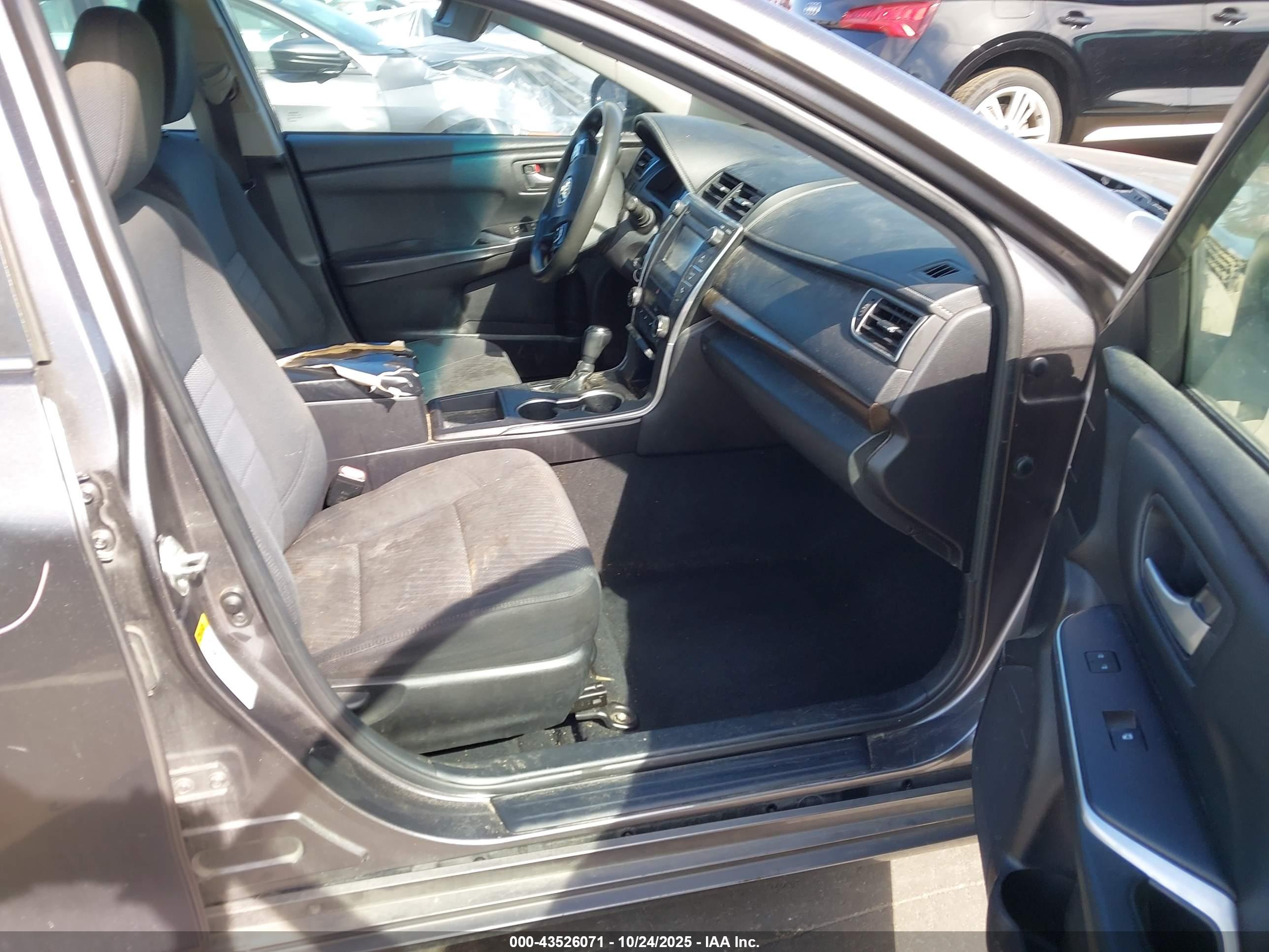 TOYOTA CAMRY image 5