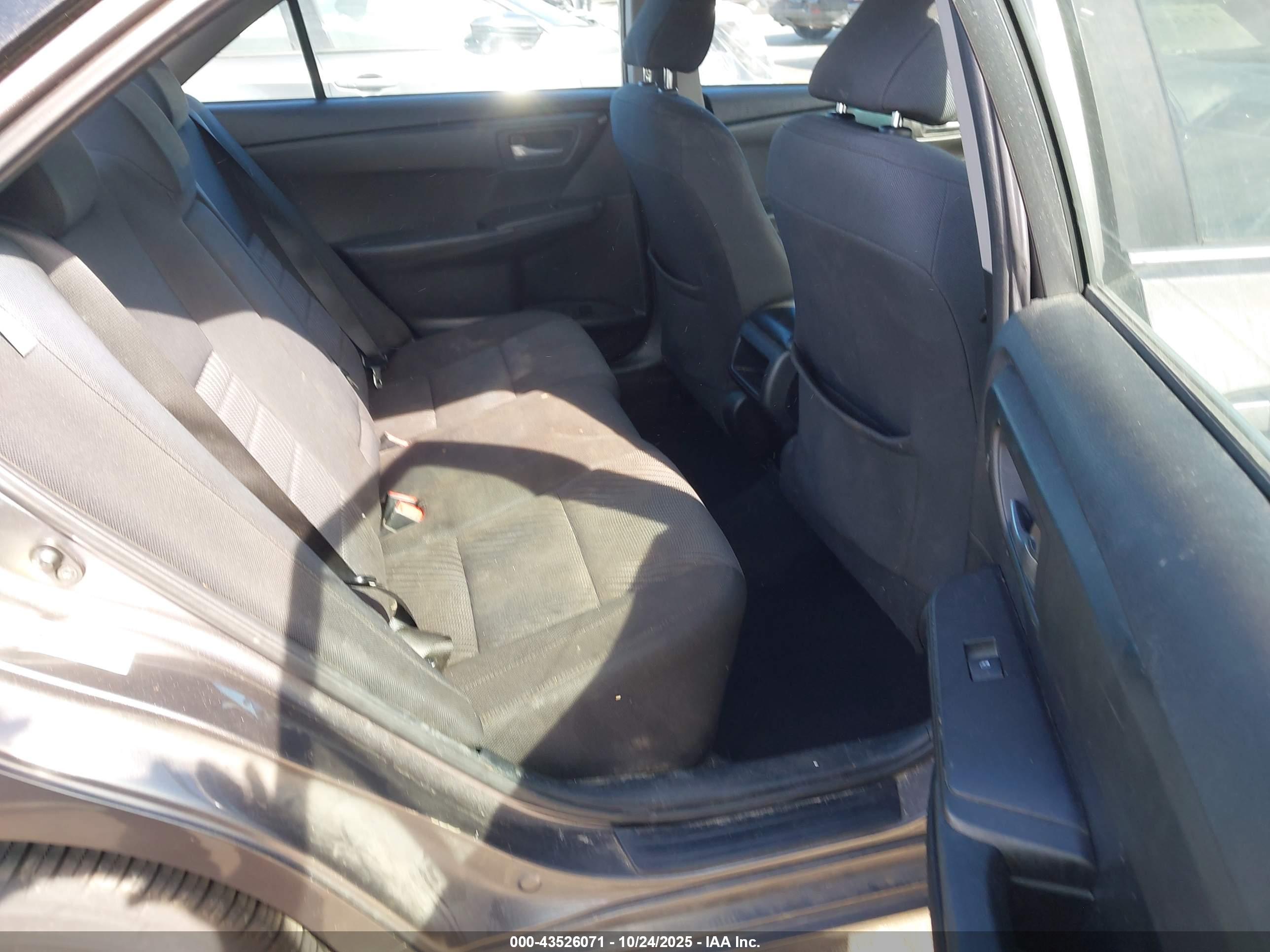 TOYOTA CAMRY image 8