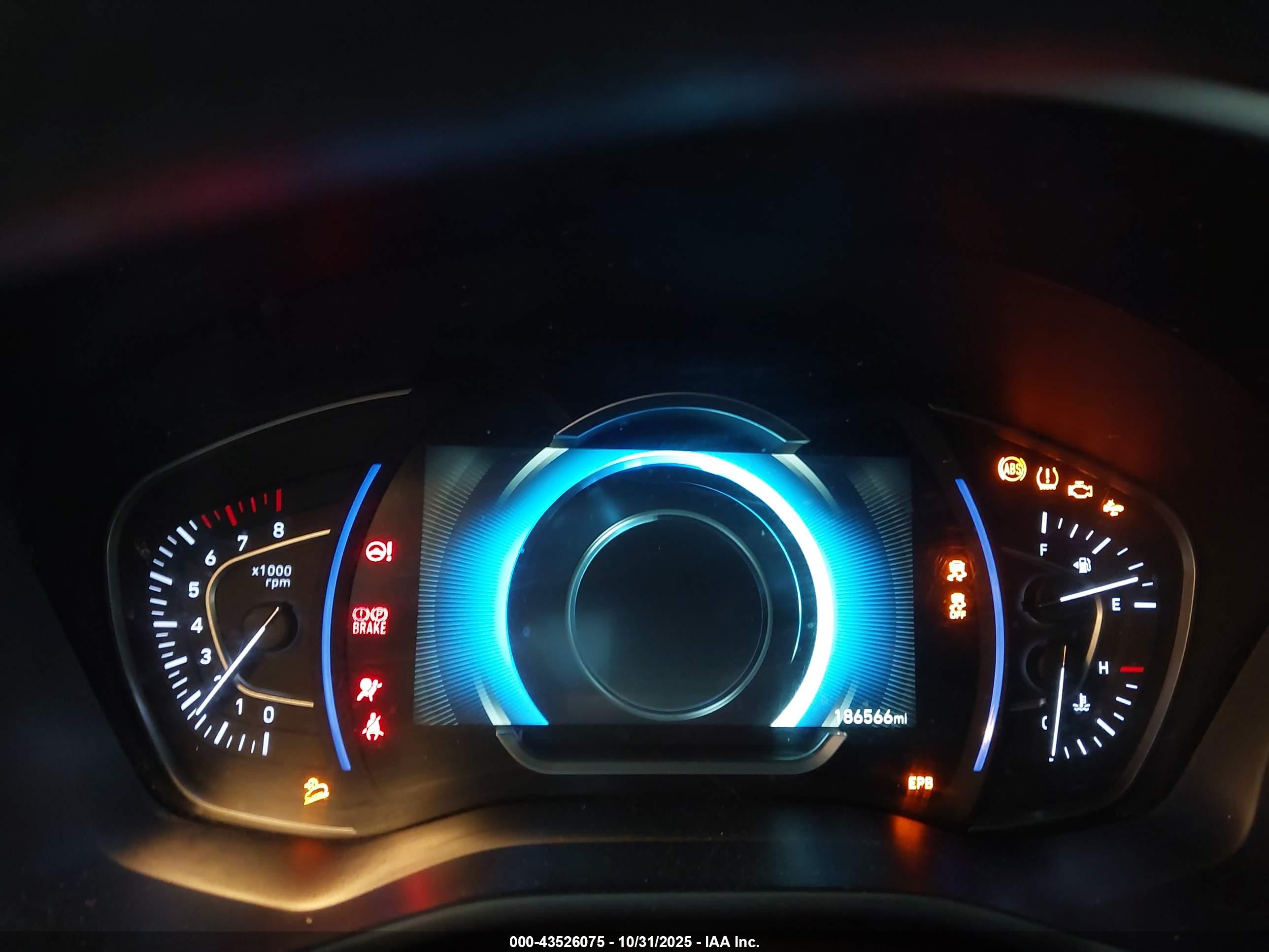 HYUNDAI SANTA image 7