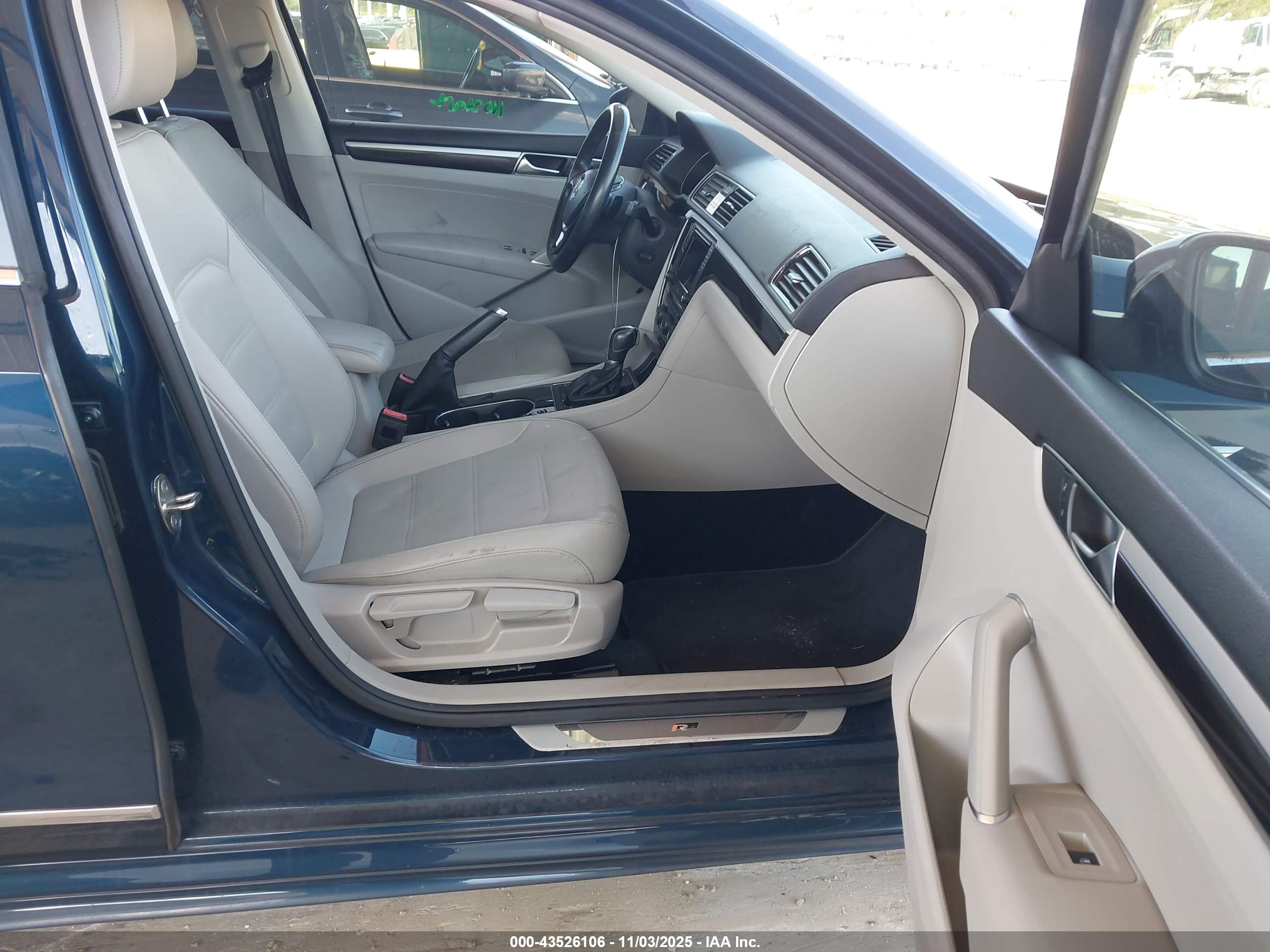 VOLKSWAGEN PASSAT image 5