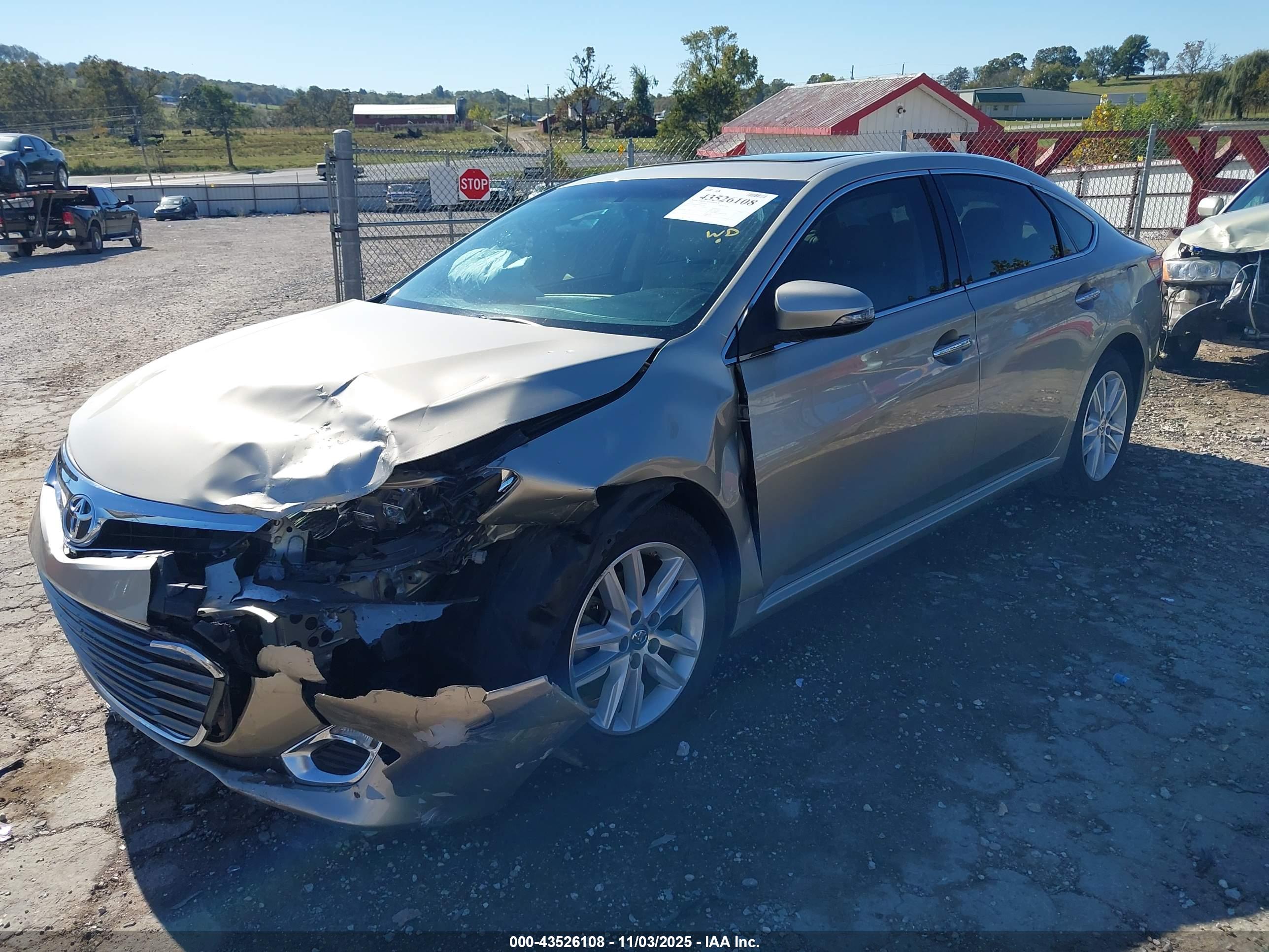 TOYOTA AVALON image 2