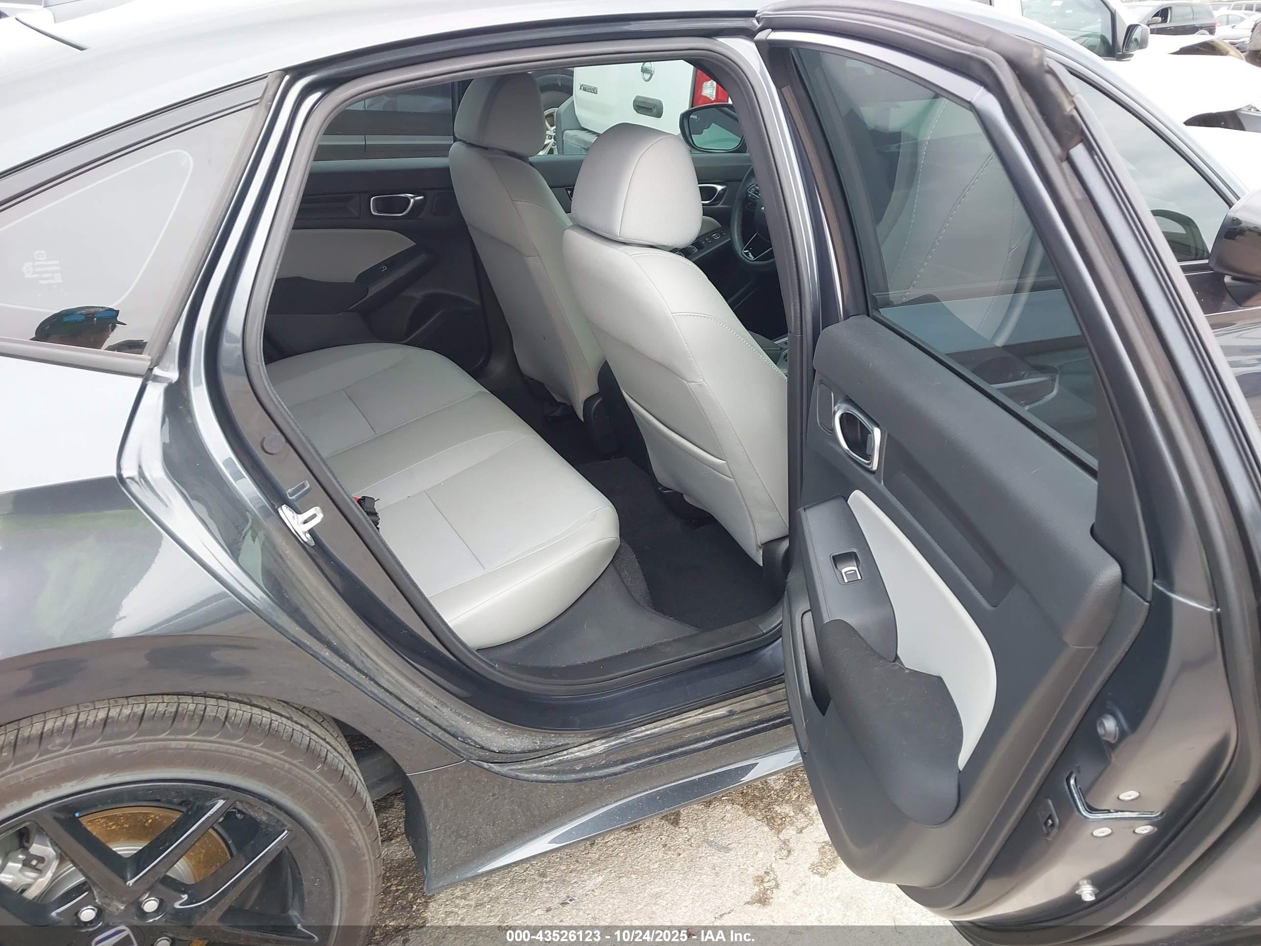 HONDA CIVIC image 8