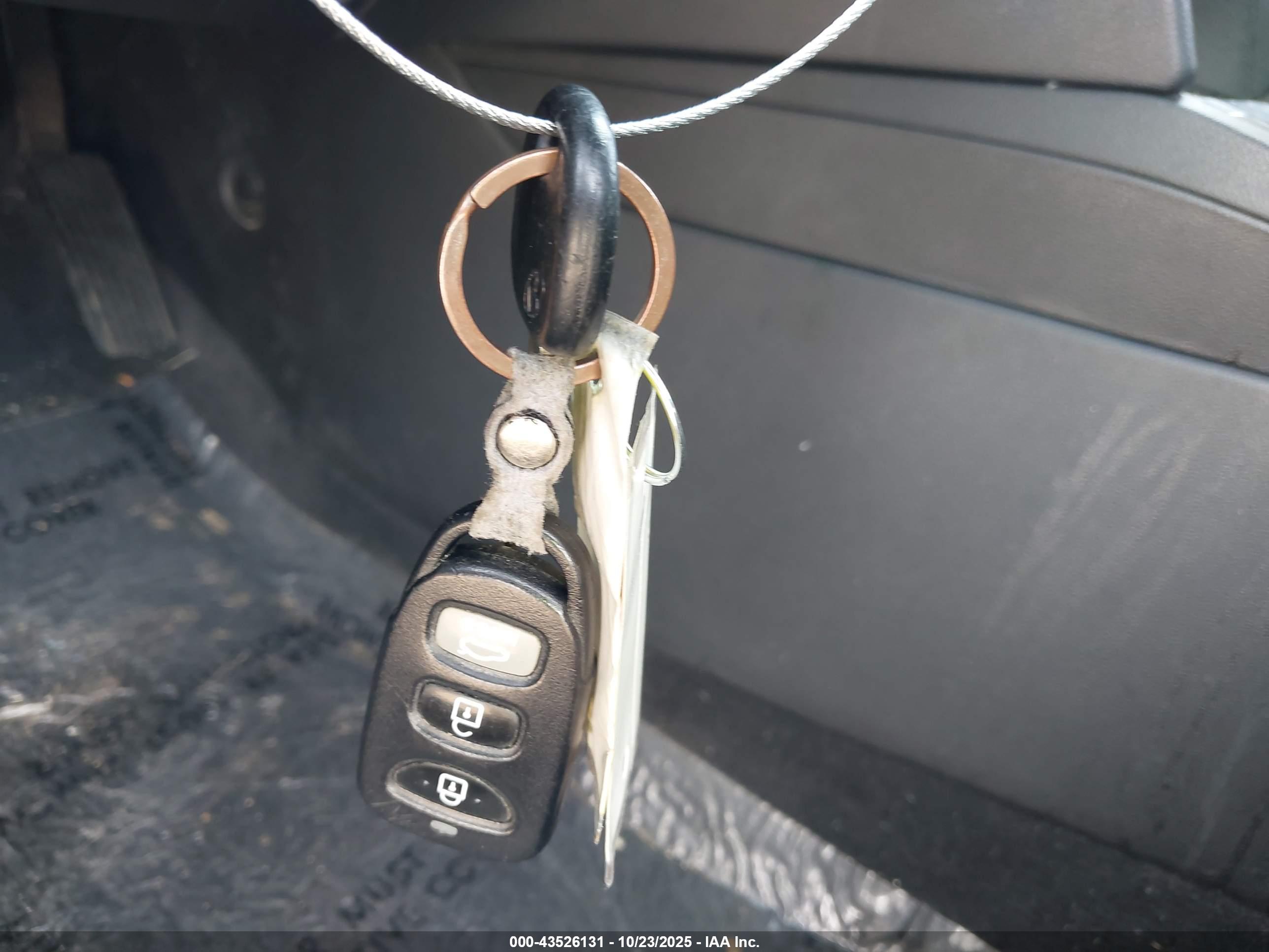 HYUNDAI ELANTRA image 11