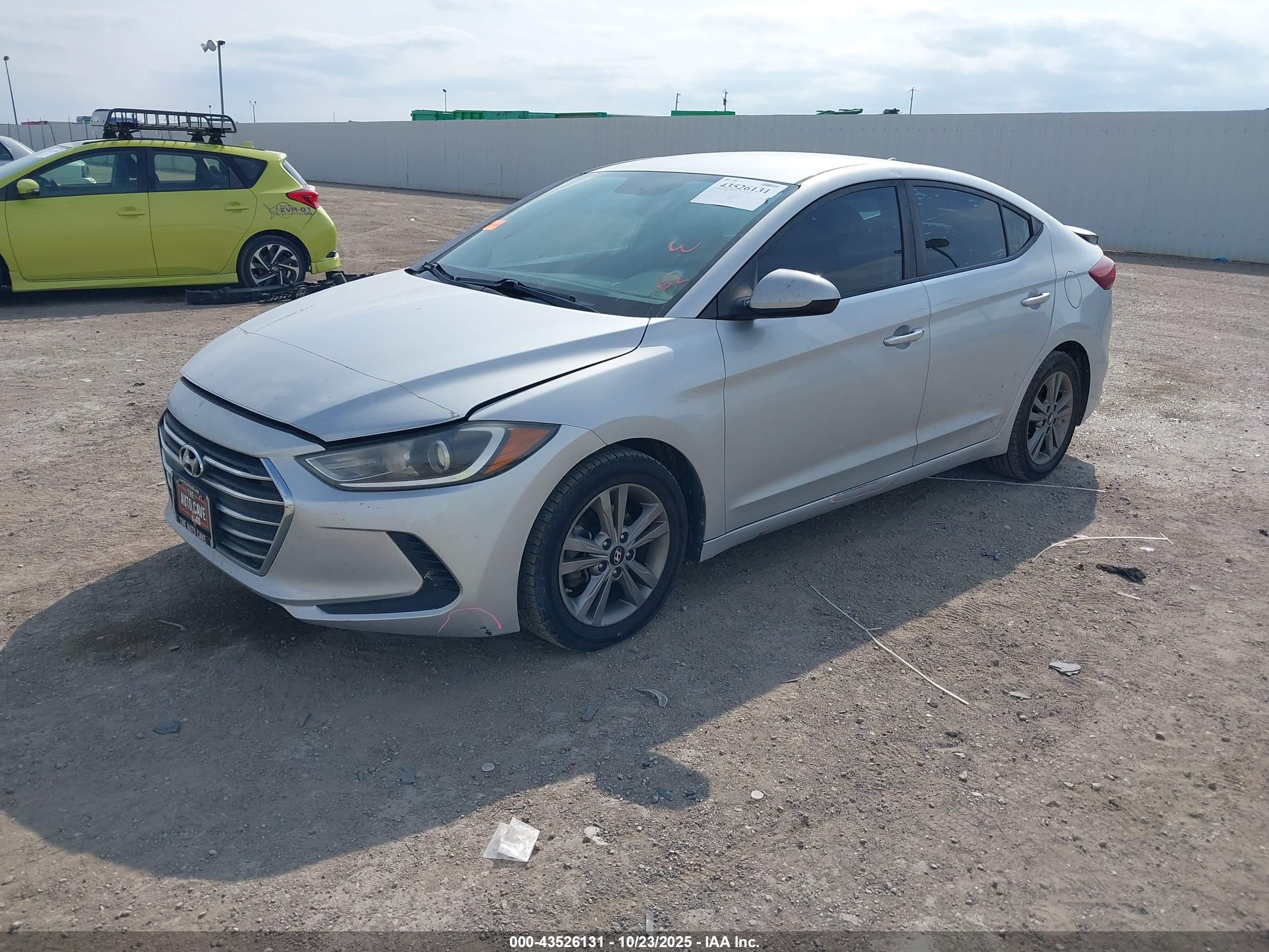 HYUNDAI ELANTRA image 2