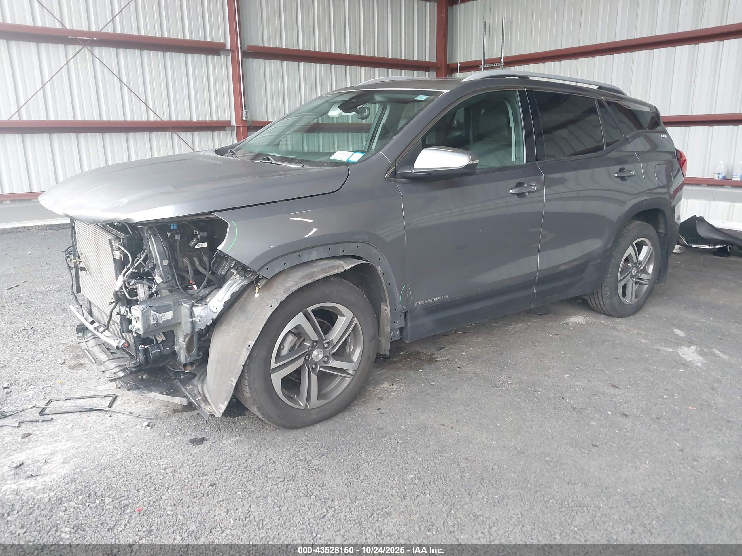 GMC TERRAIN image 2