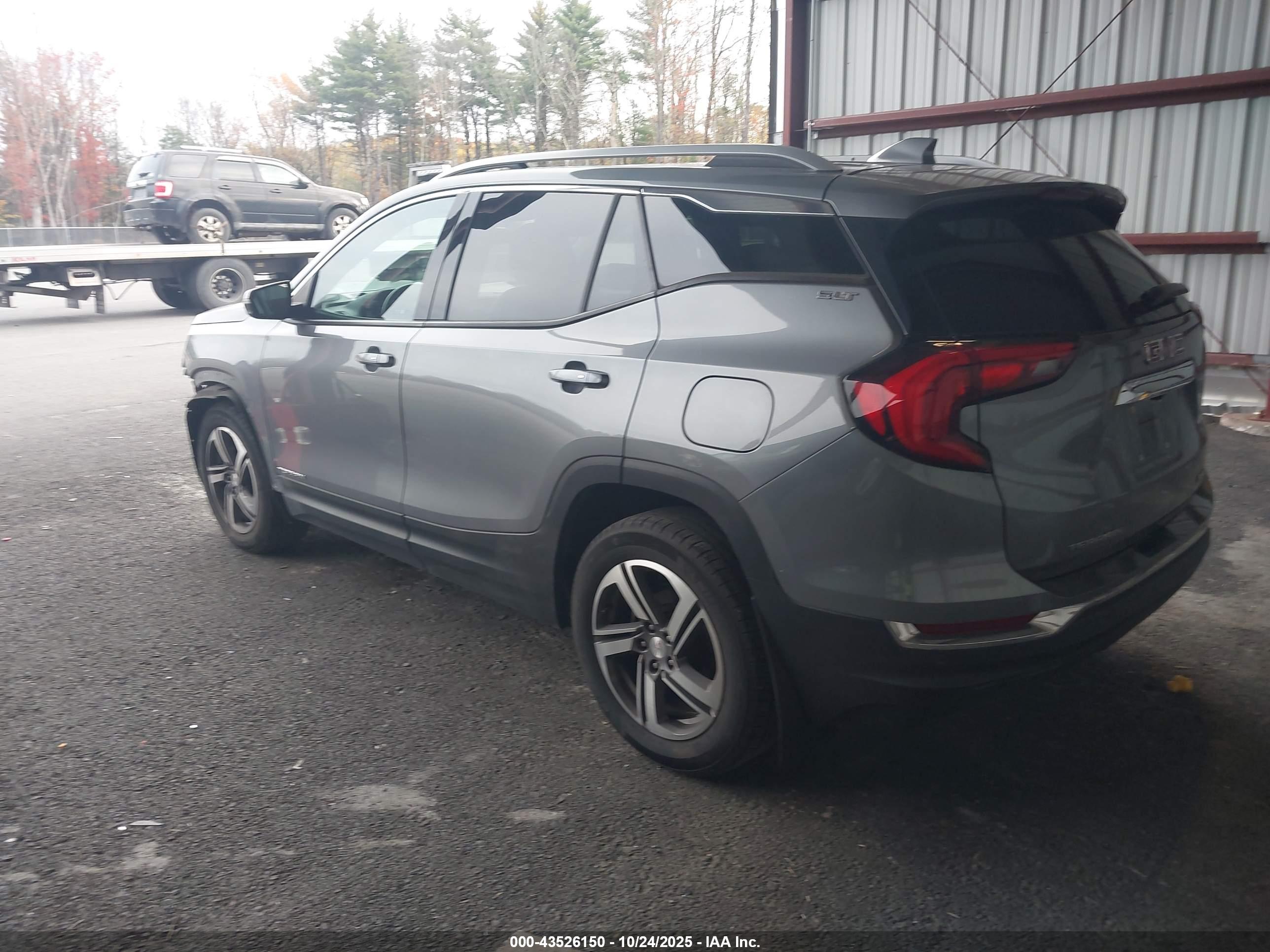 GMC TERRAIN image 3