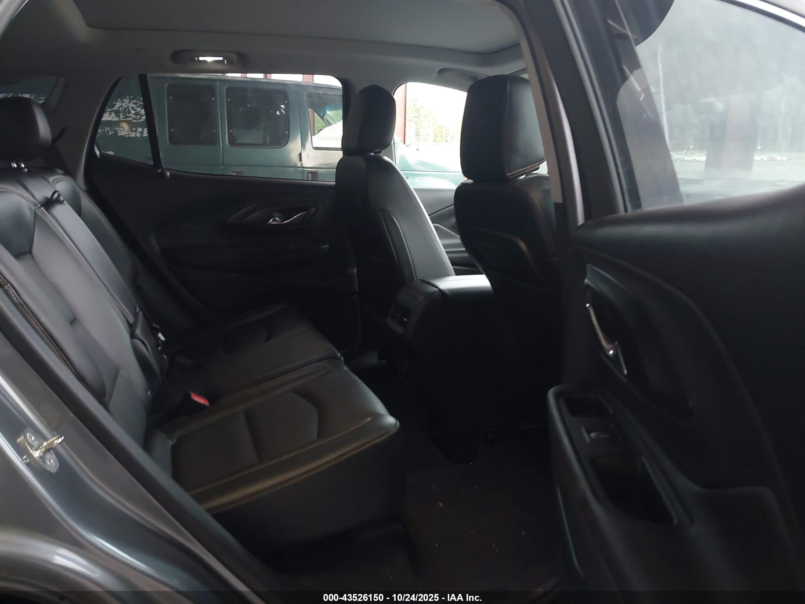 GMC TERRAIN image 8