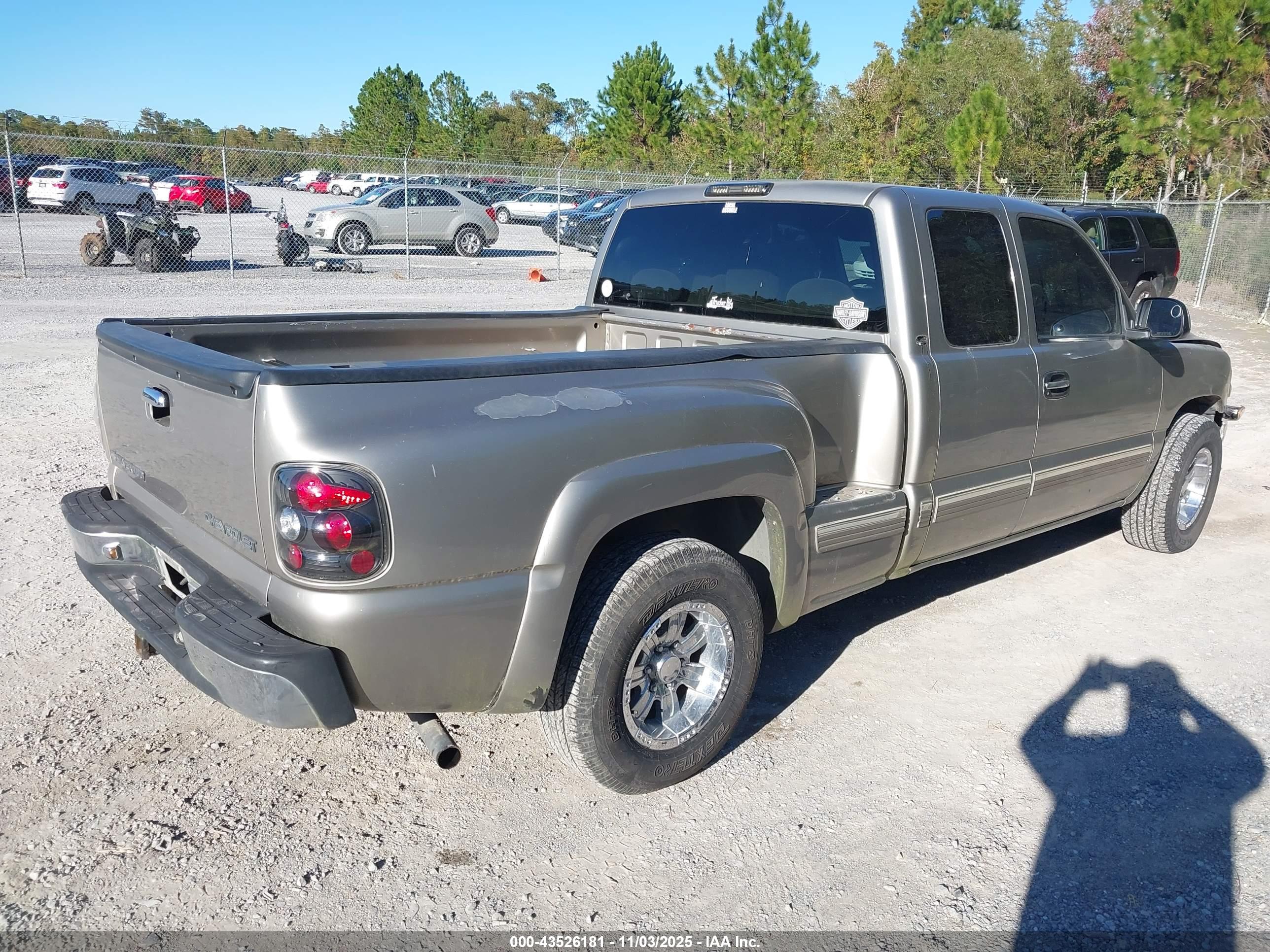 CHEVROLET SILVERADO image 4