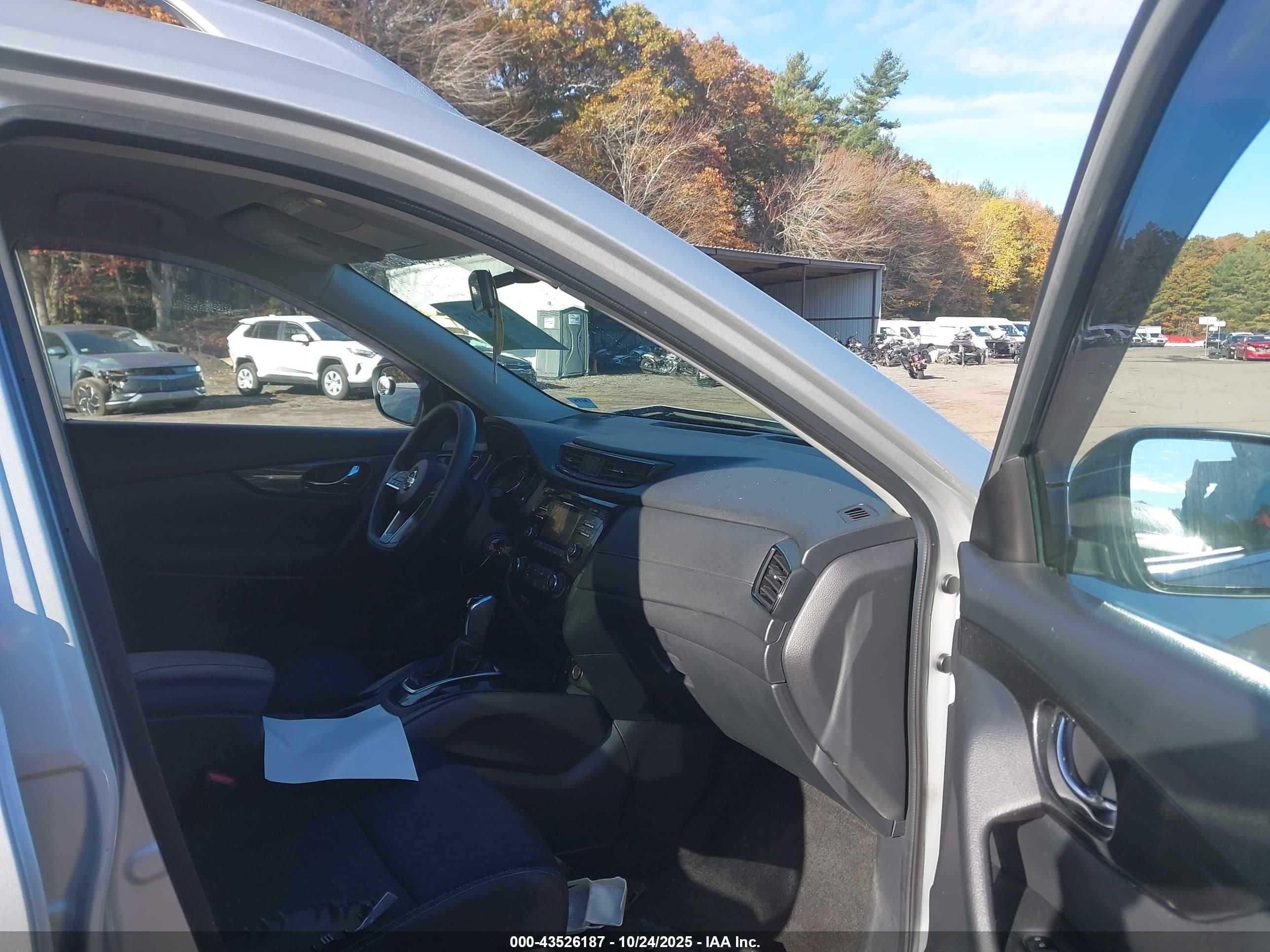 NISSAN ROGUE image 5