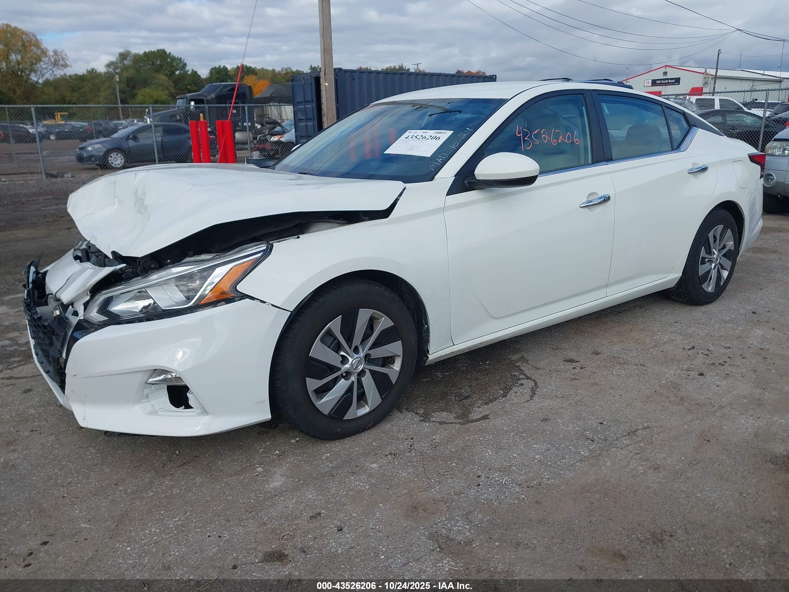 NISSAN ALTIMA image 2