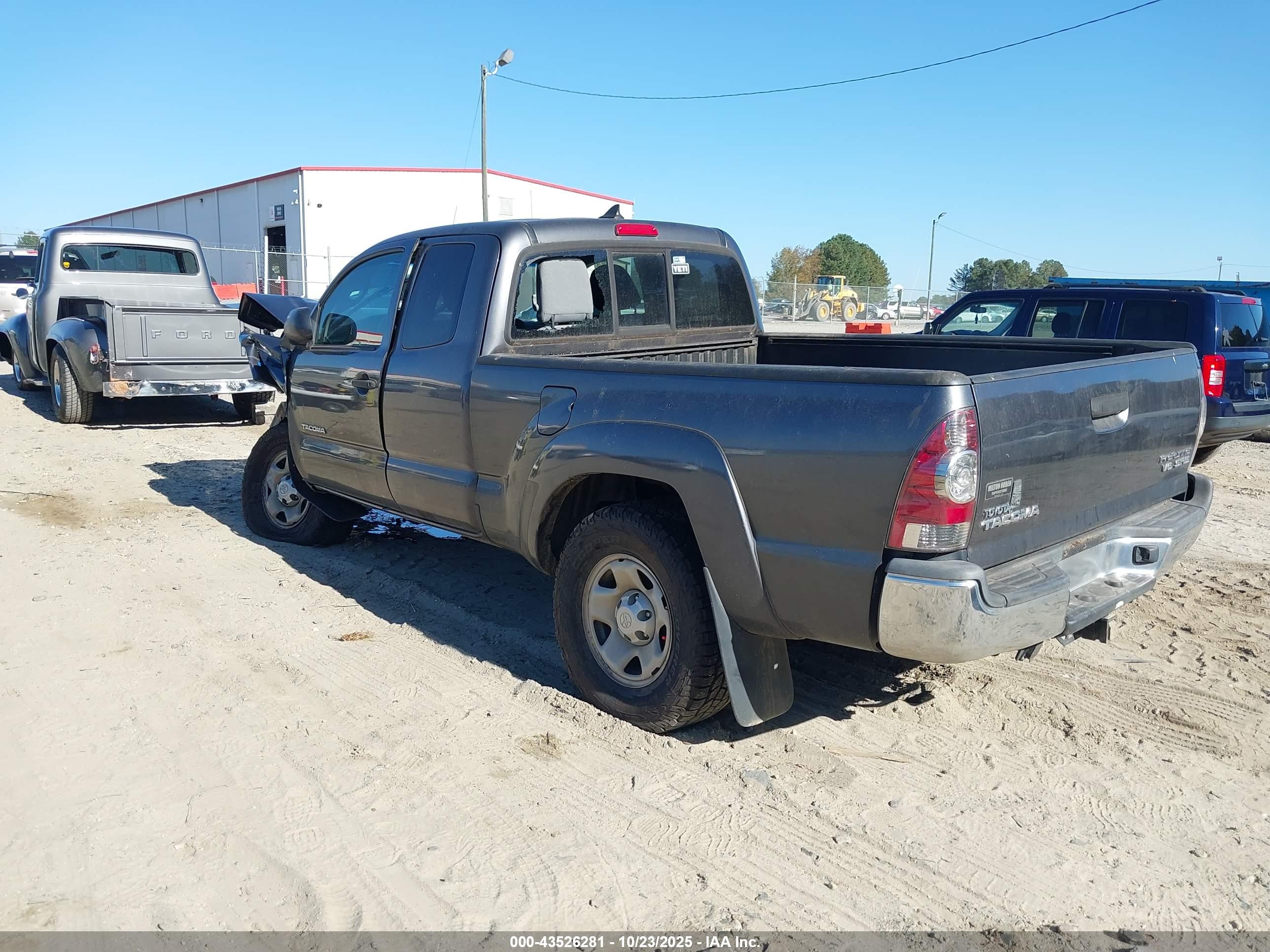 TOYOTA TACOMA image 3