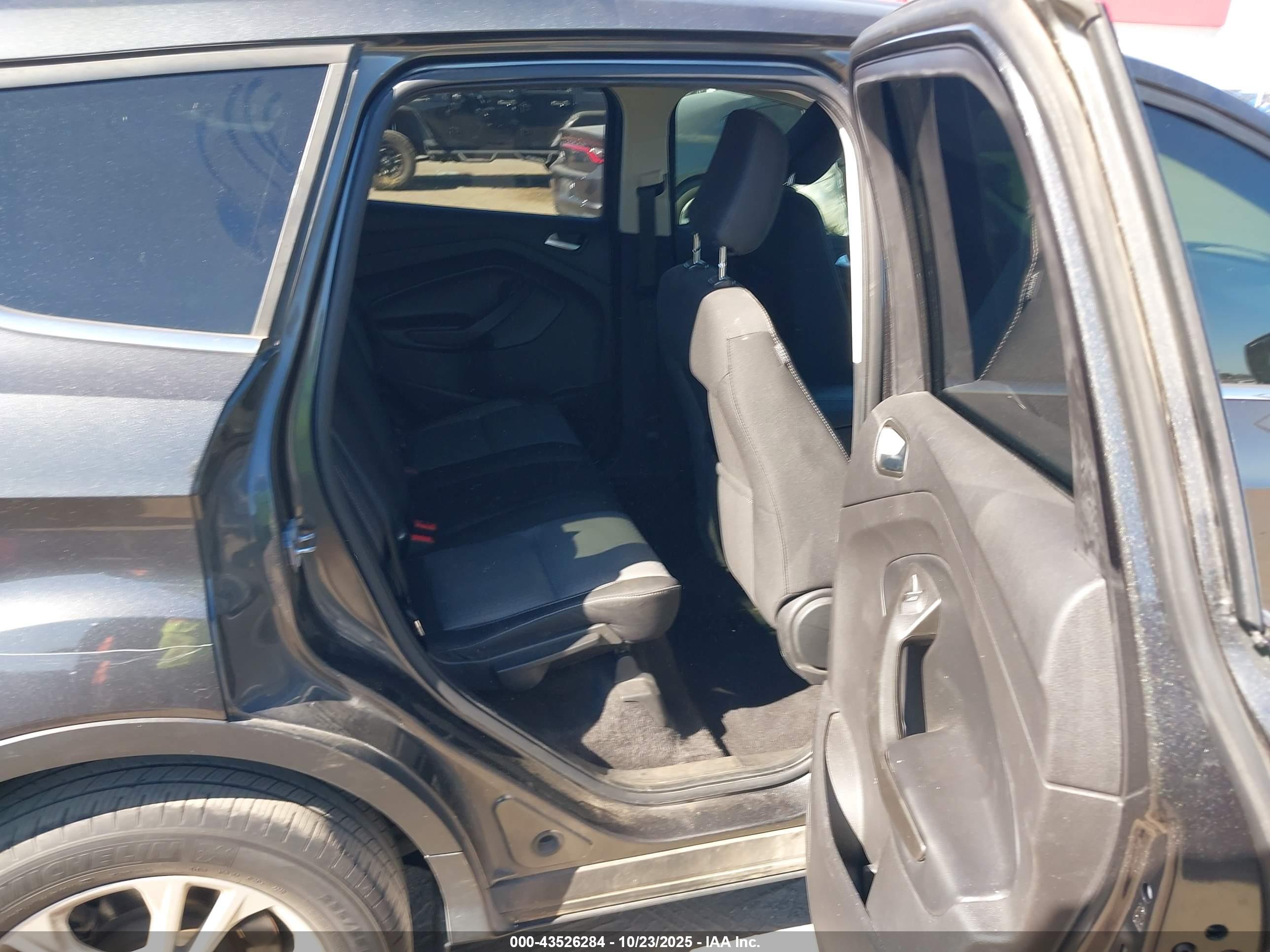 FORD ESCAPE image 8