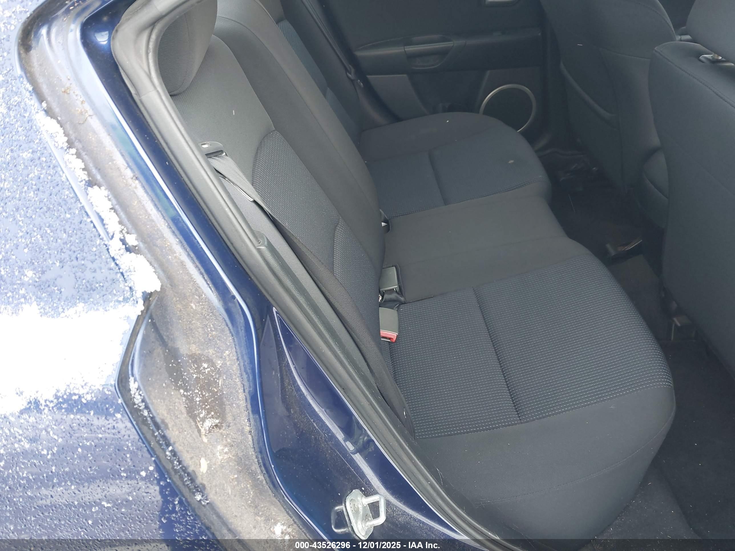 MAZDA MAZDA3 image 8
