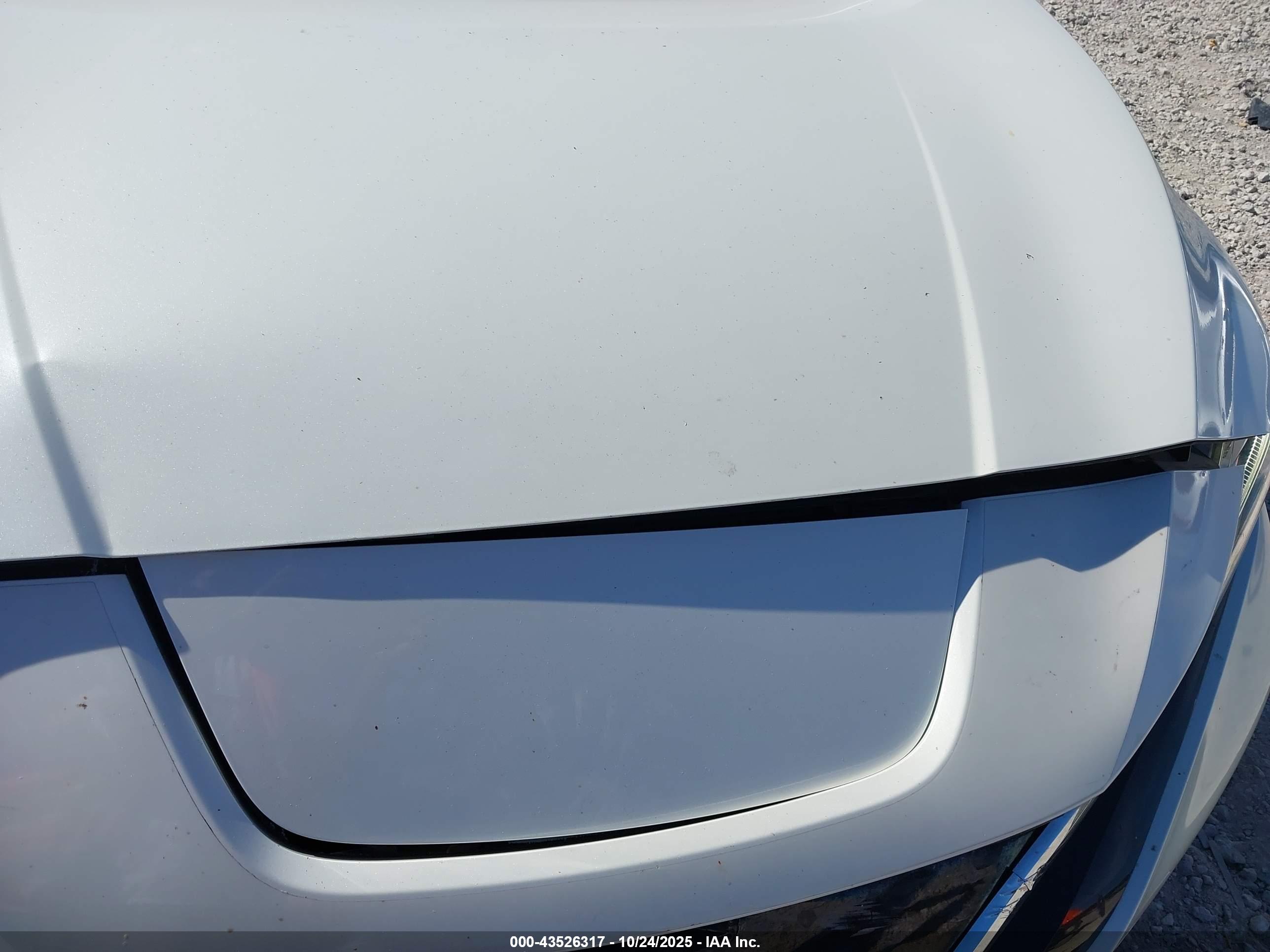 NISSAN LEAF image 10