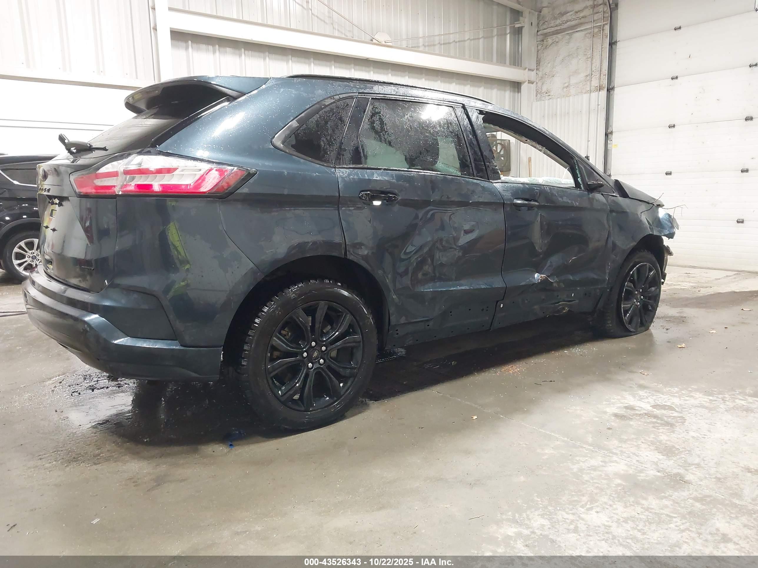 FORD EDGE image 4