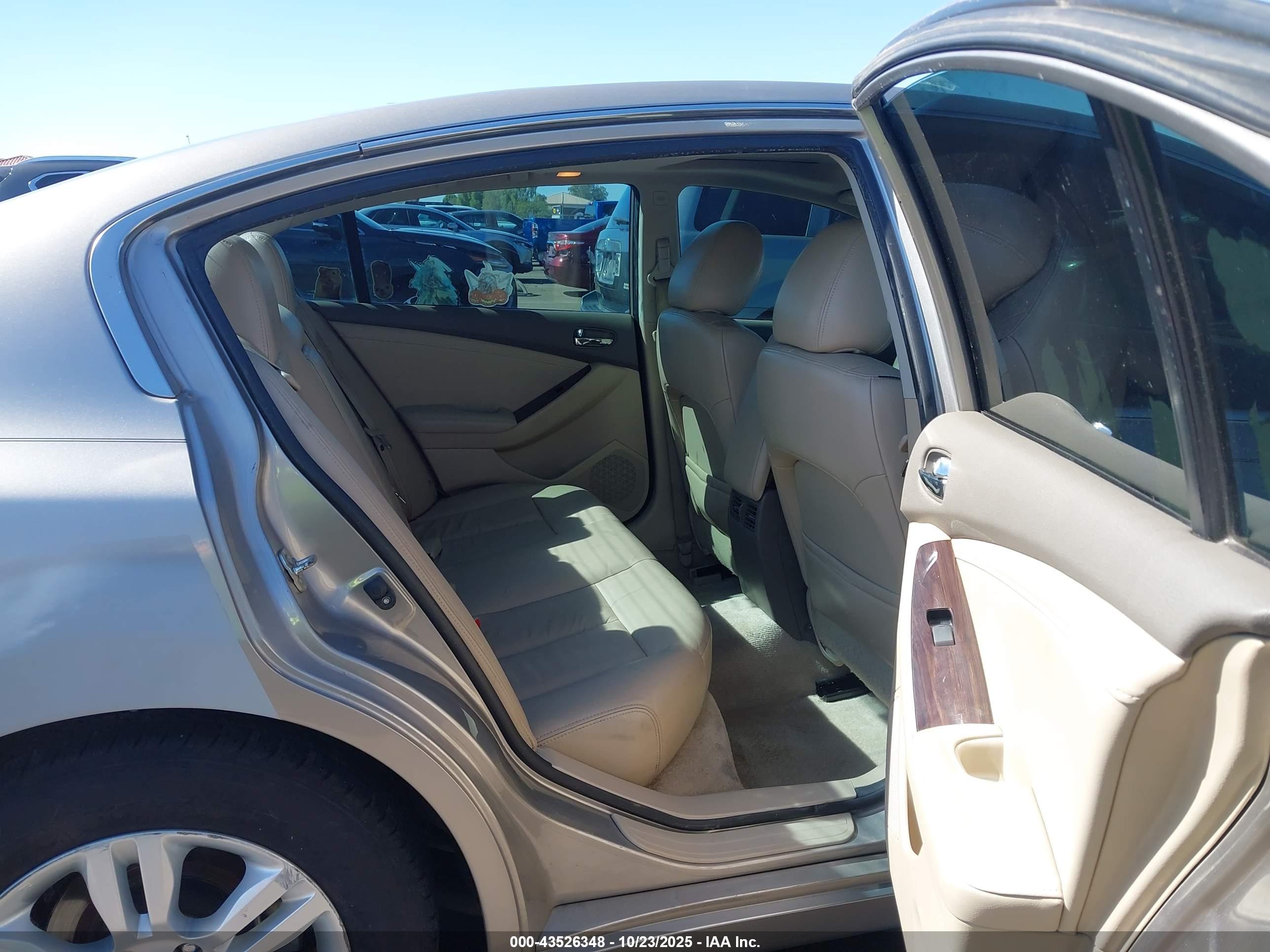 NISSAN ALTIMA image 8