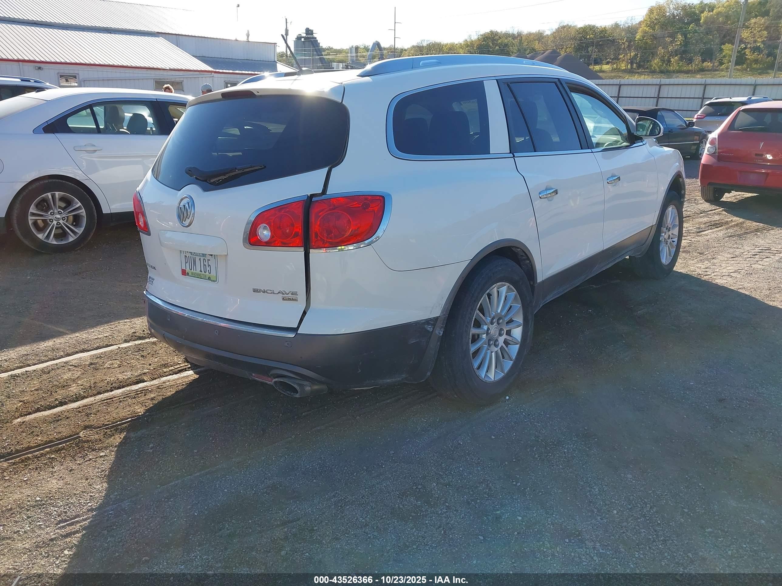 BUICK ENCLAVE image 4
