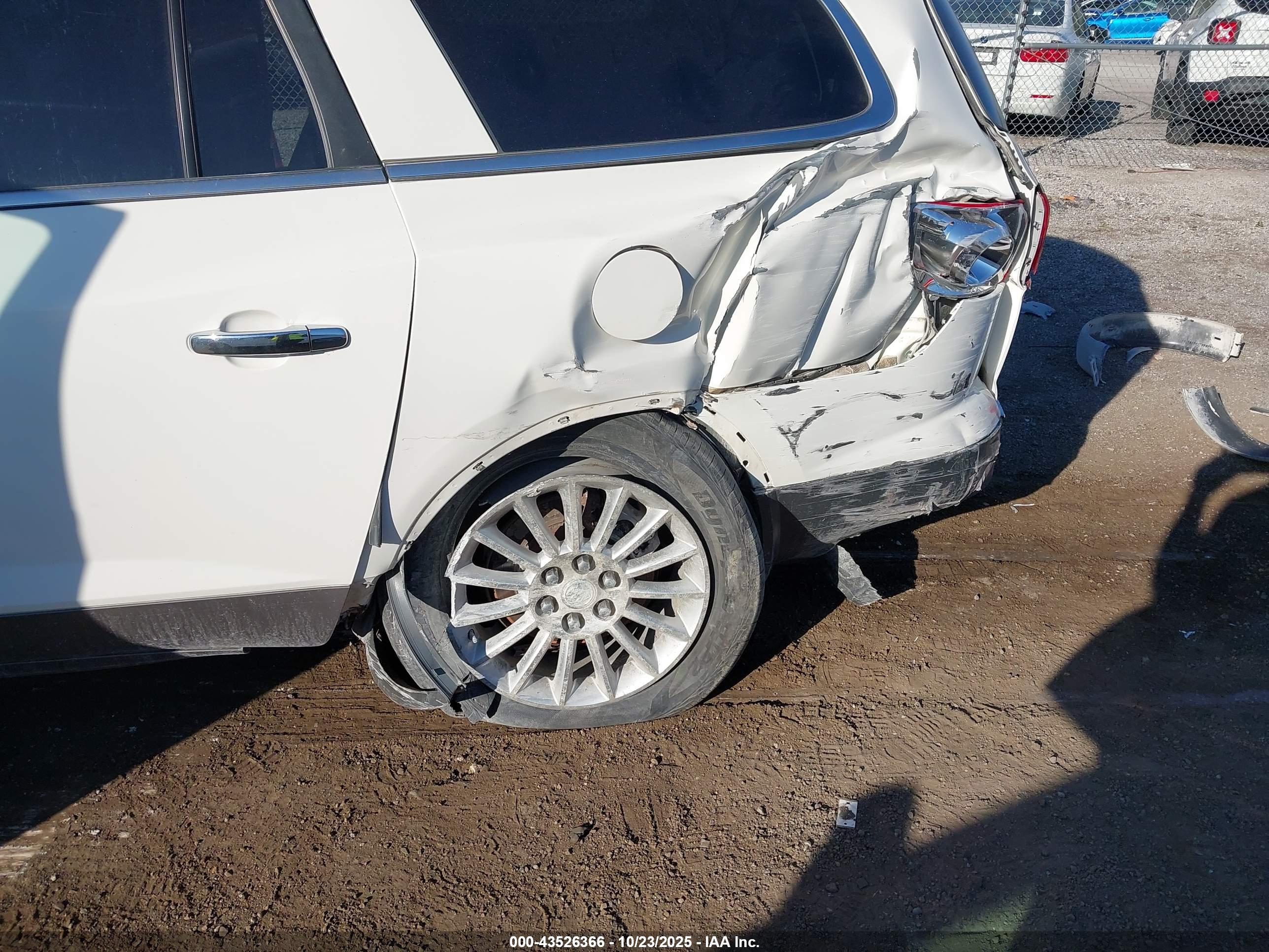BUICK ENCLAVE image 6