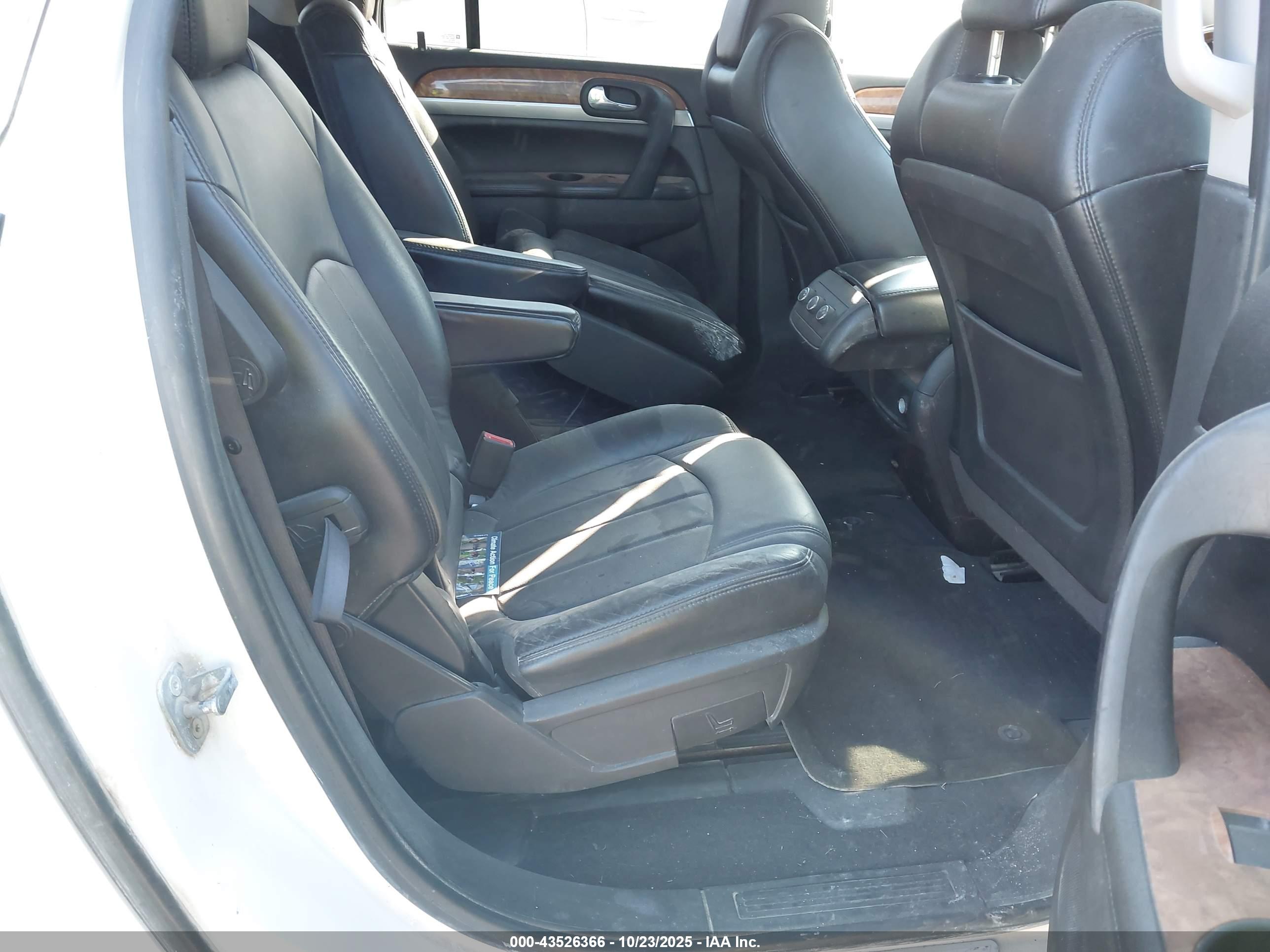 BUICK ENCLAVE image 8