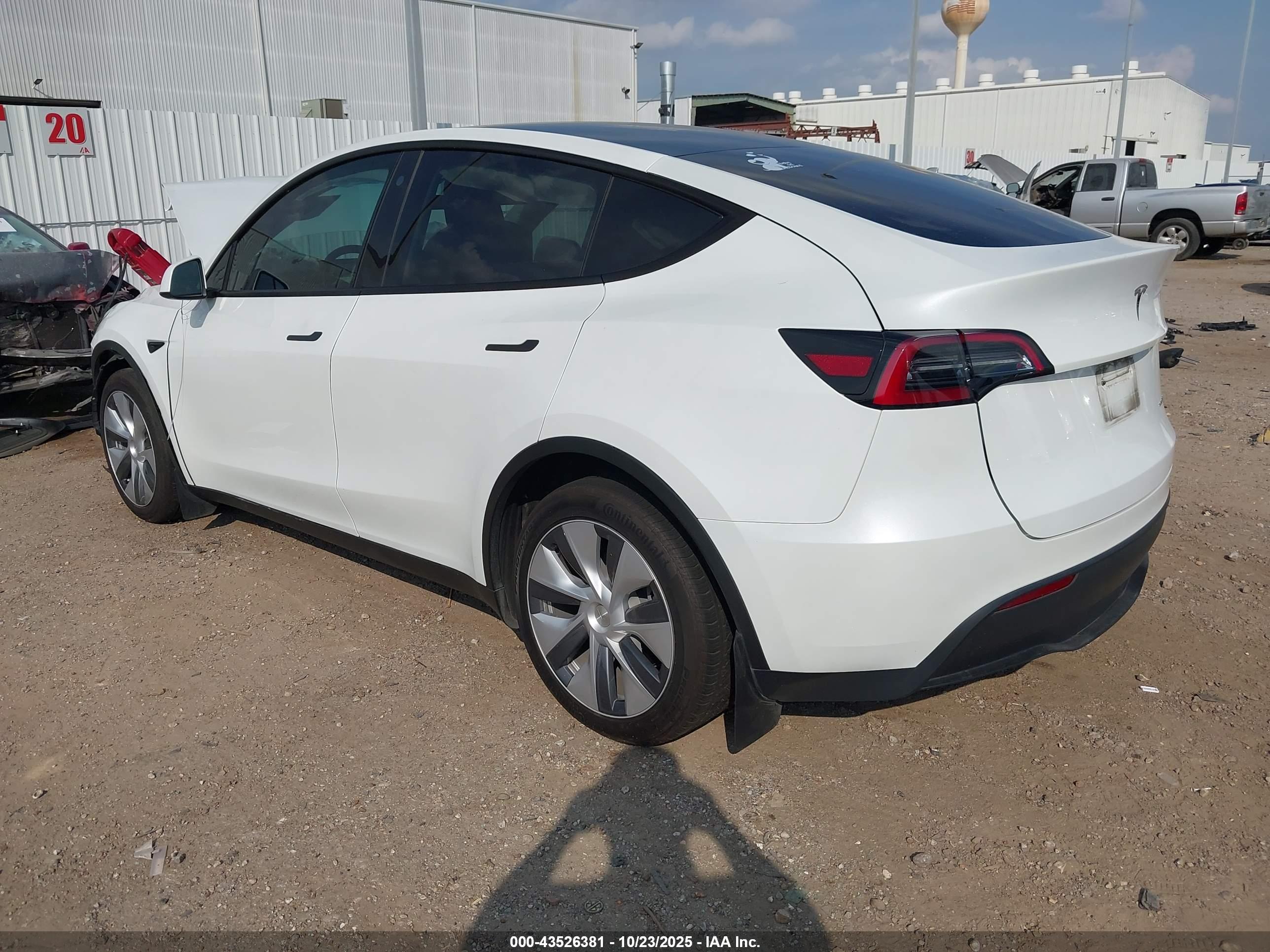 TESLA MODEL image 3