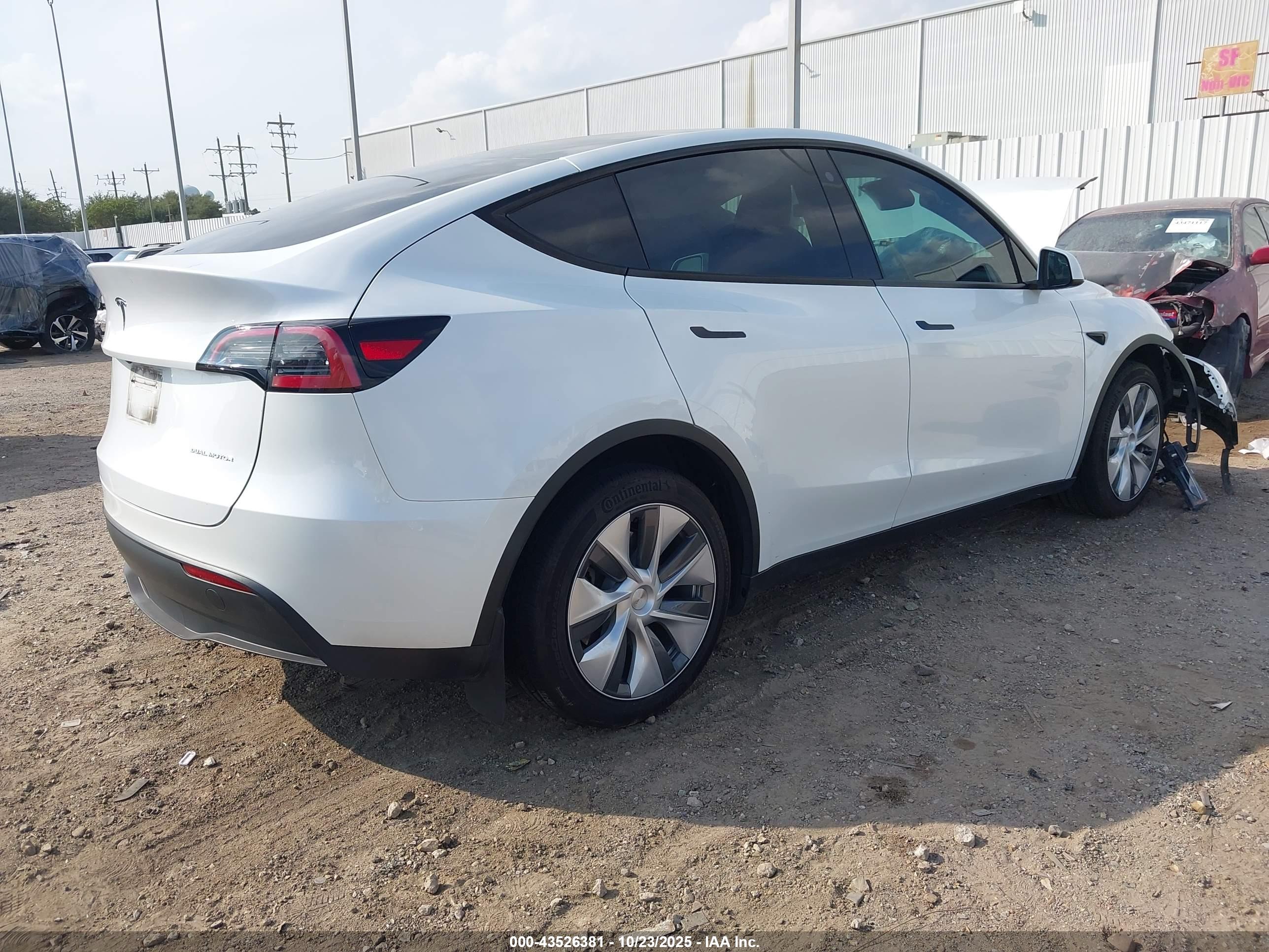TESLA MODEL image 4