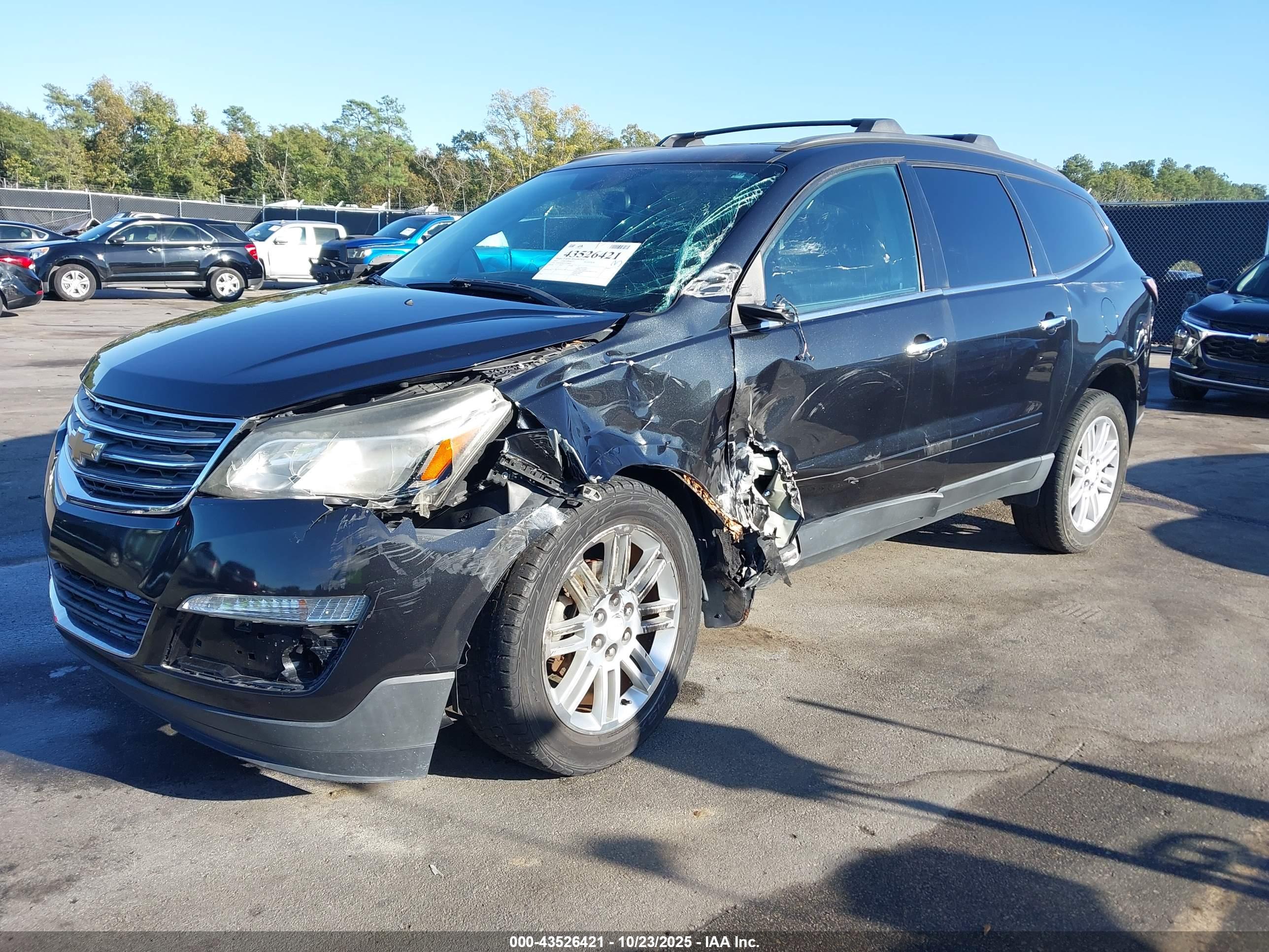 CHEVROLET TRAVERSE image 2