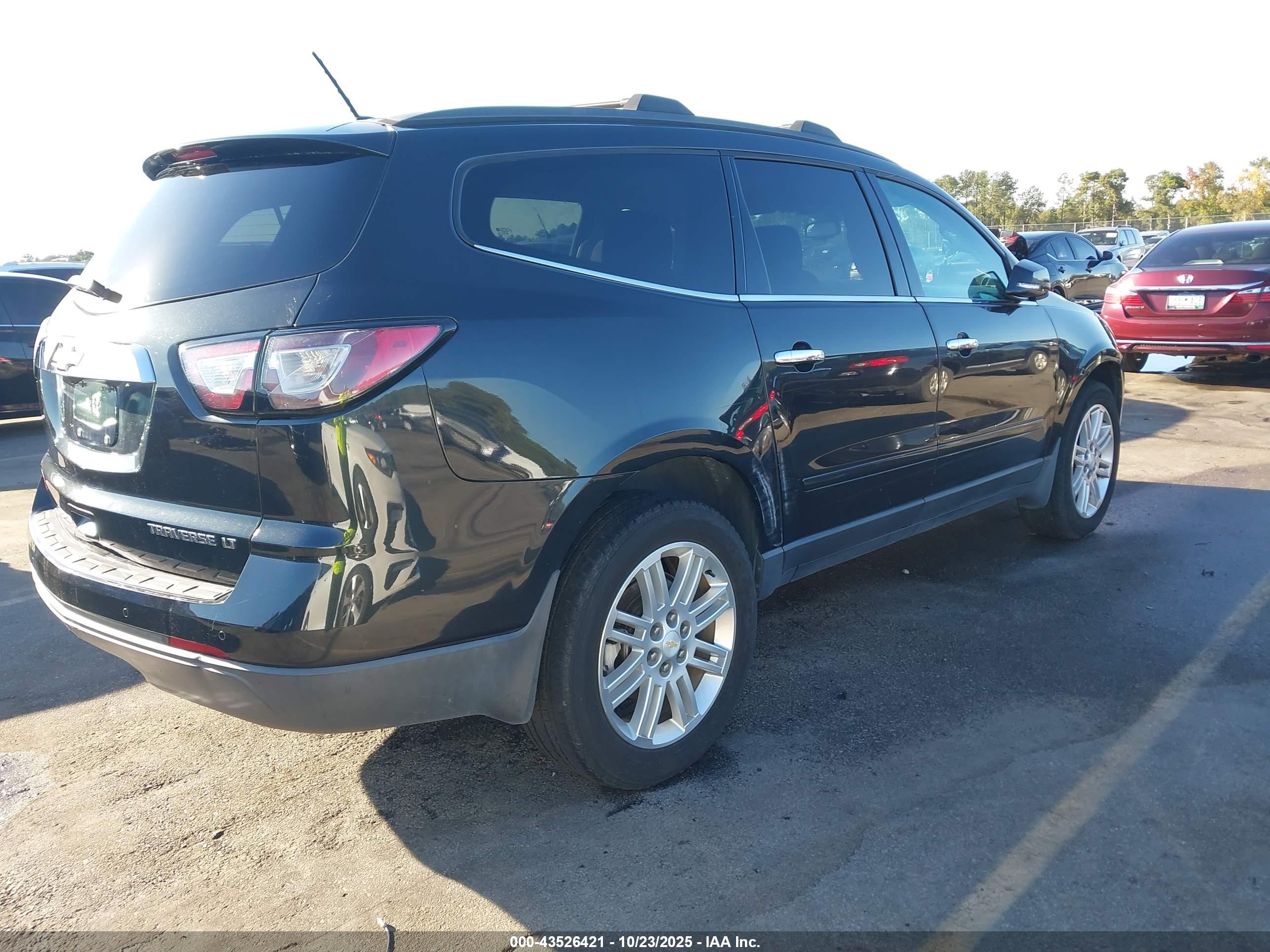 CHEVROLET TRAVERSE image 4