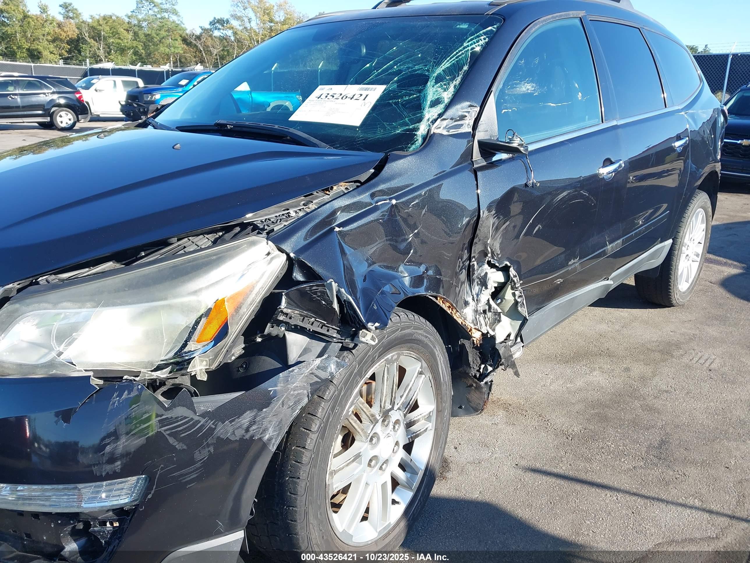 CHEVROLET TRAVERSE image 6