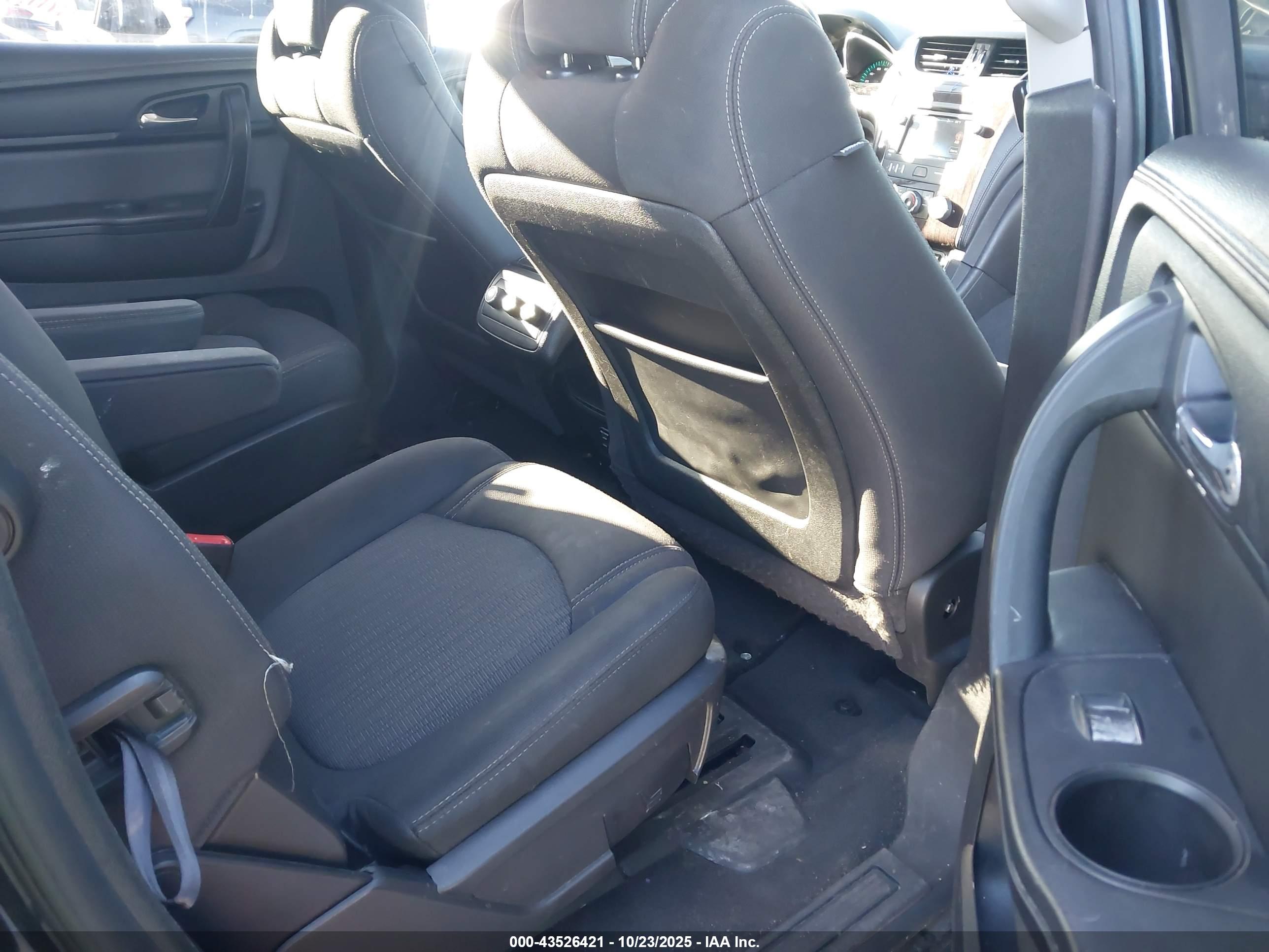 CHEVROLET TRAVERSE image 8