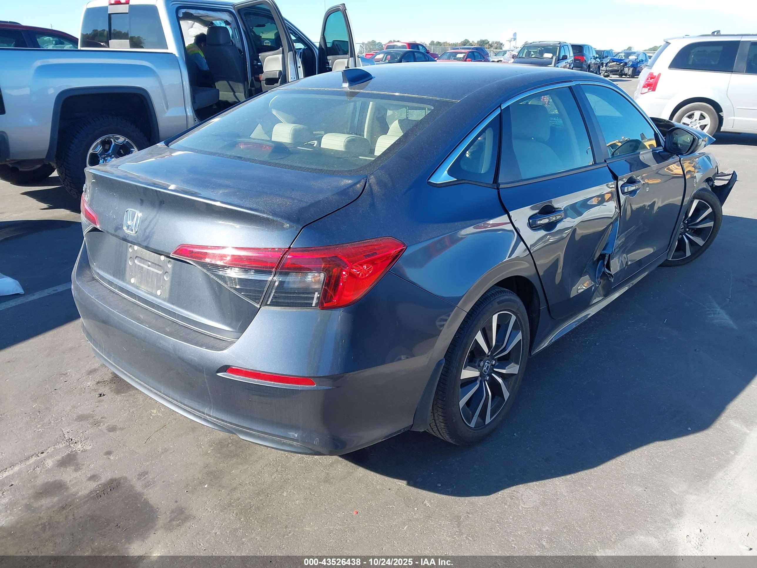 HONDA CIVIC image 4