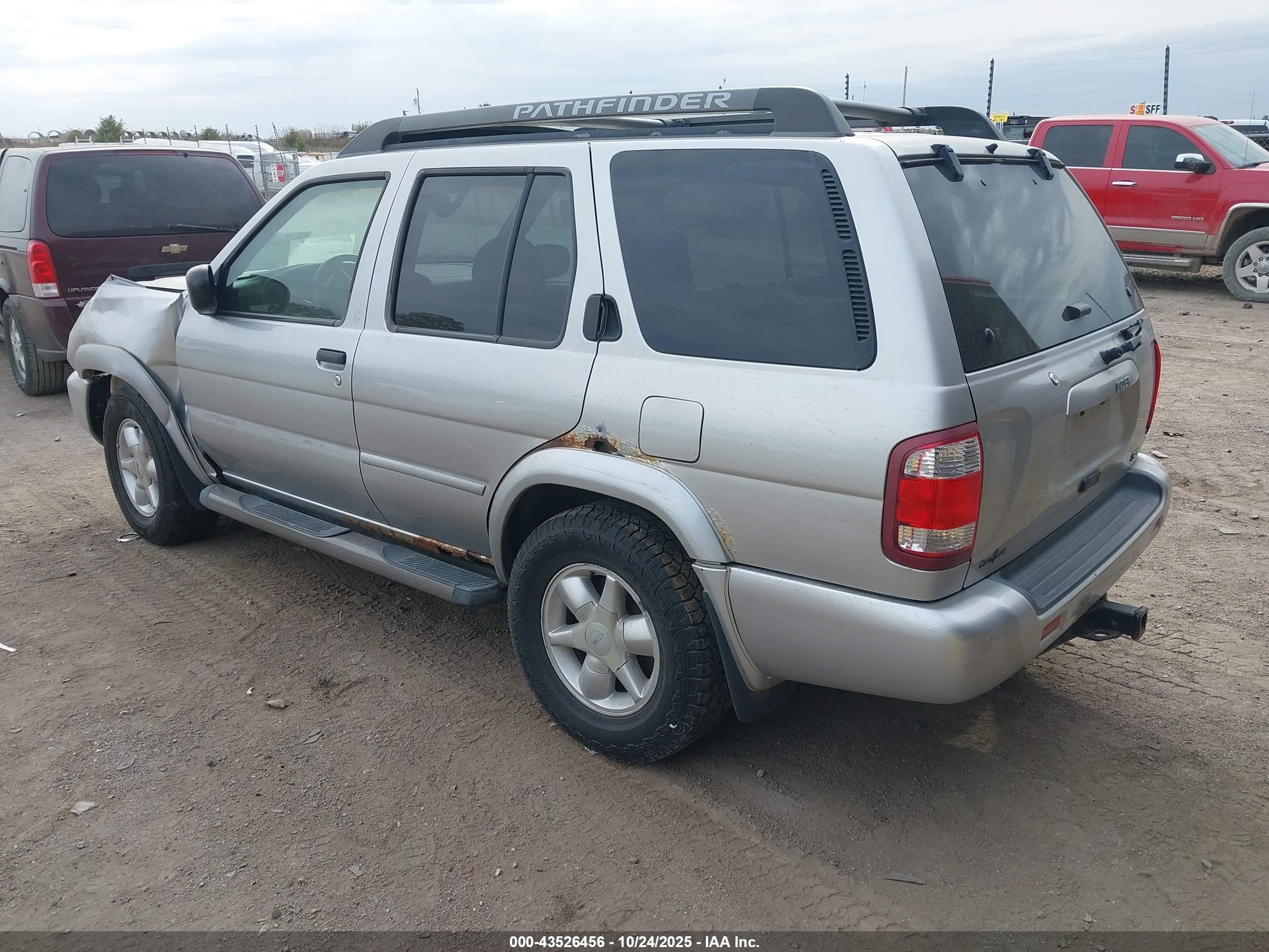 NISSAN PATHFINDER image 3