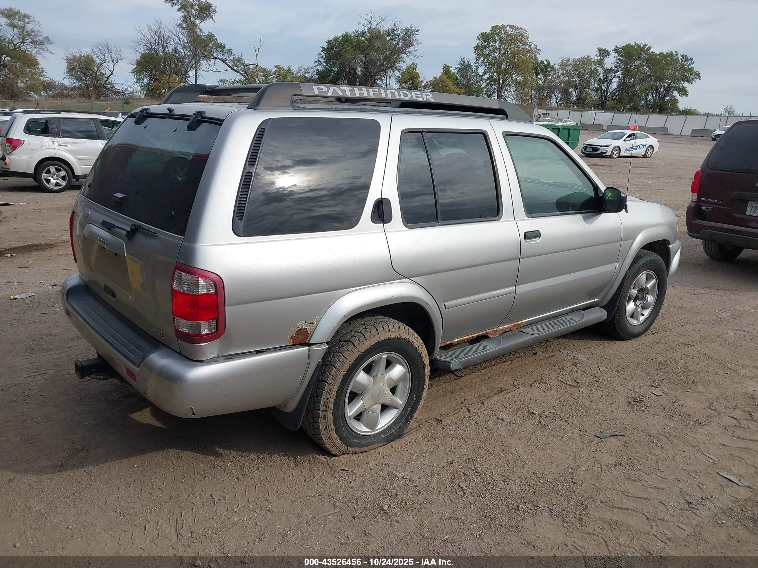 NISSAN PATHFINDER image 4