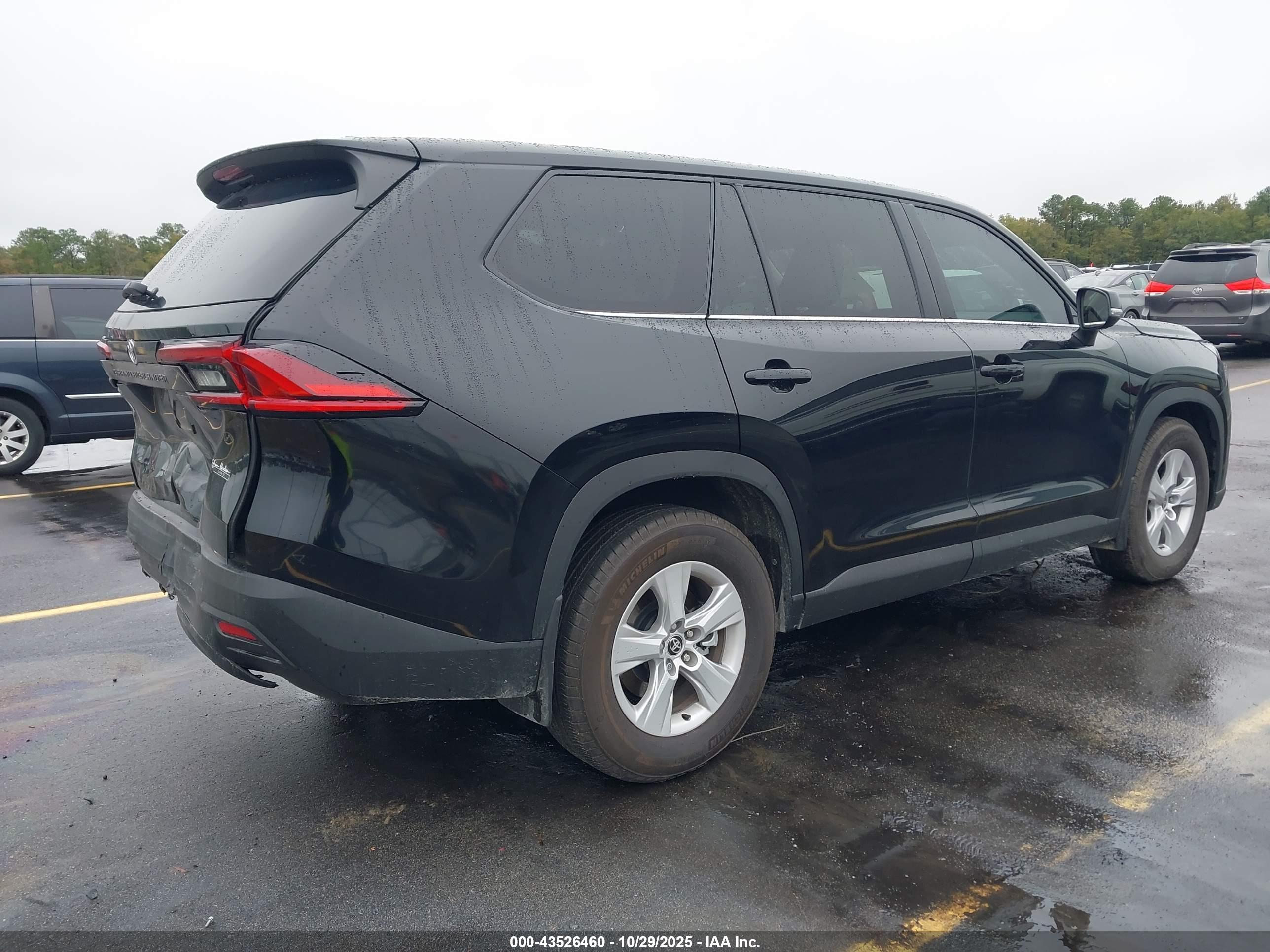 TOYOTA GRAND image 4