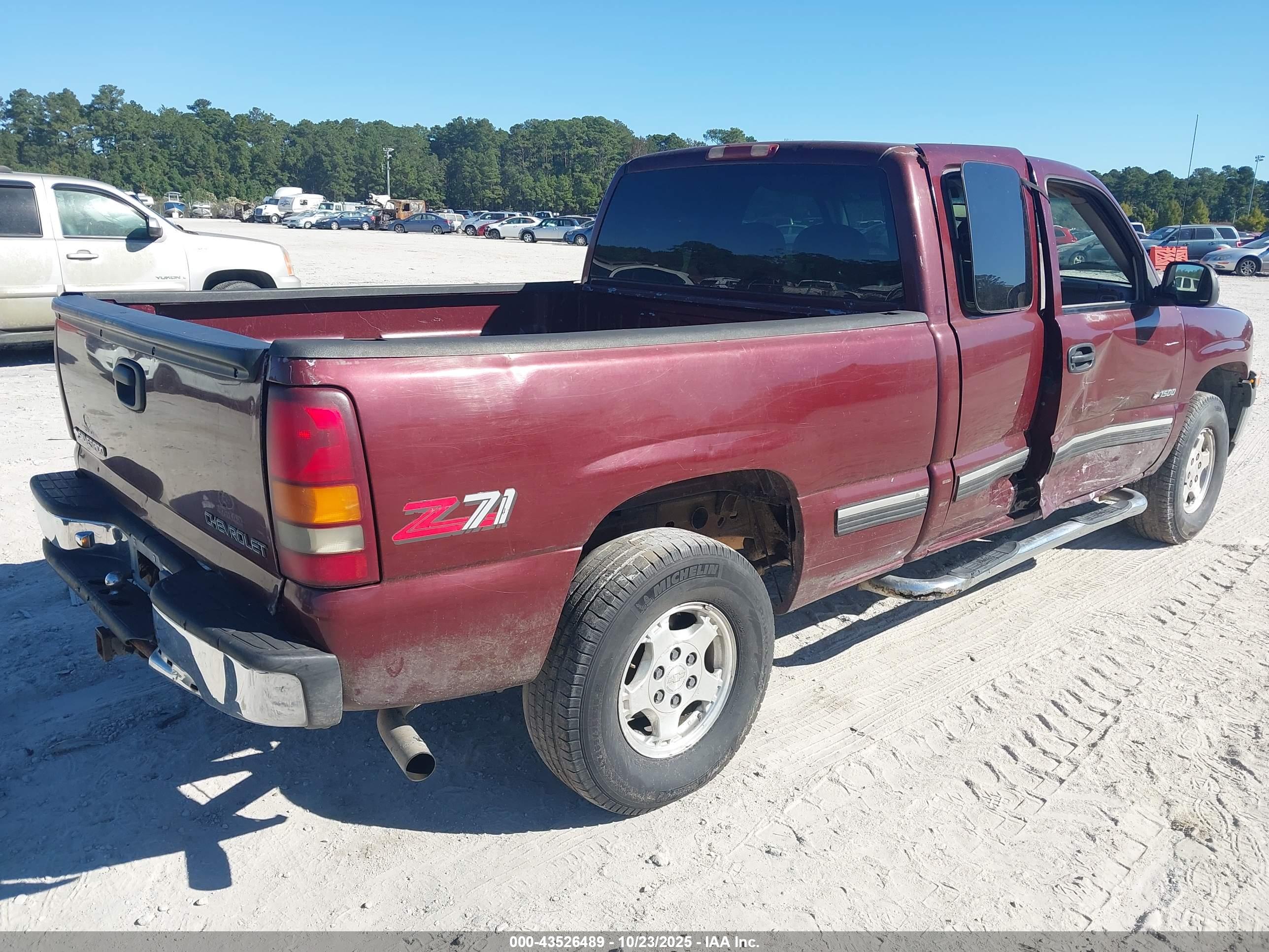 CHEVROLET SILVERADO image 4