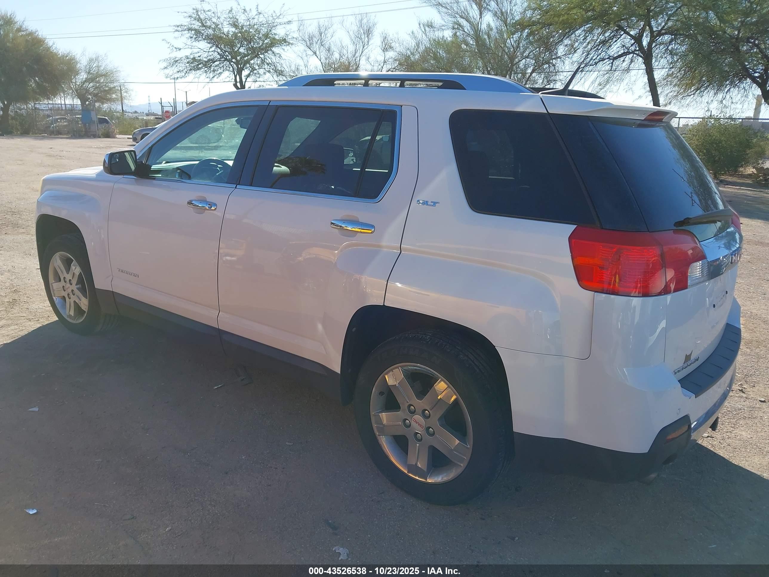 GMC TERRAIN image 3