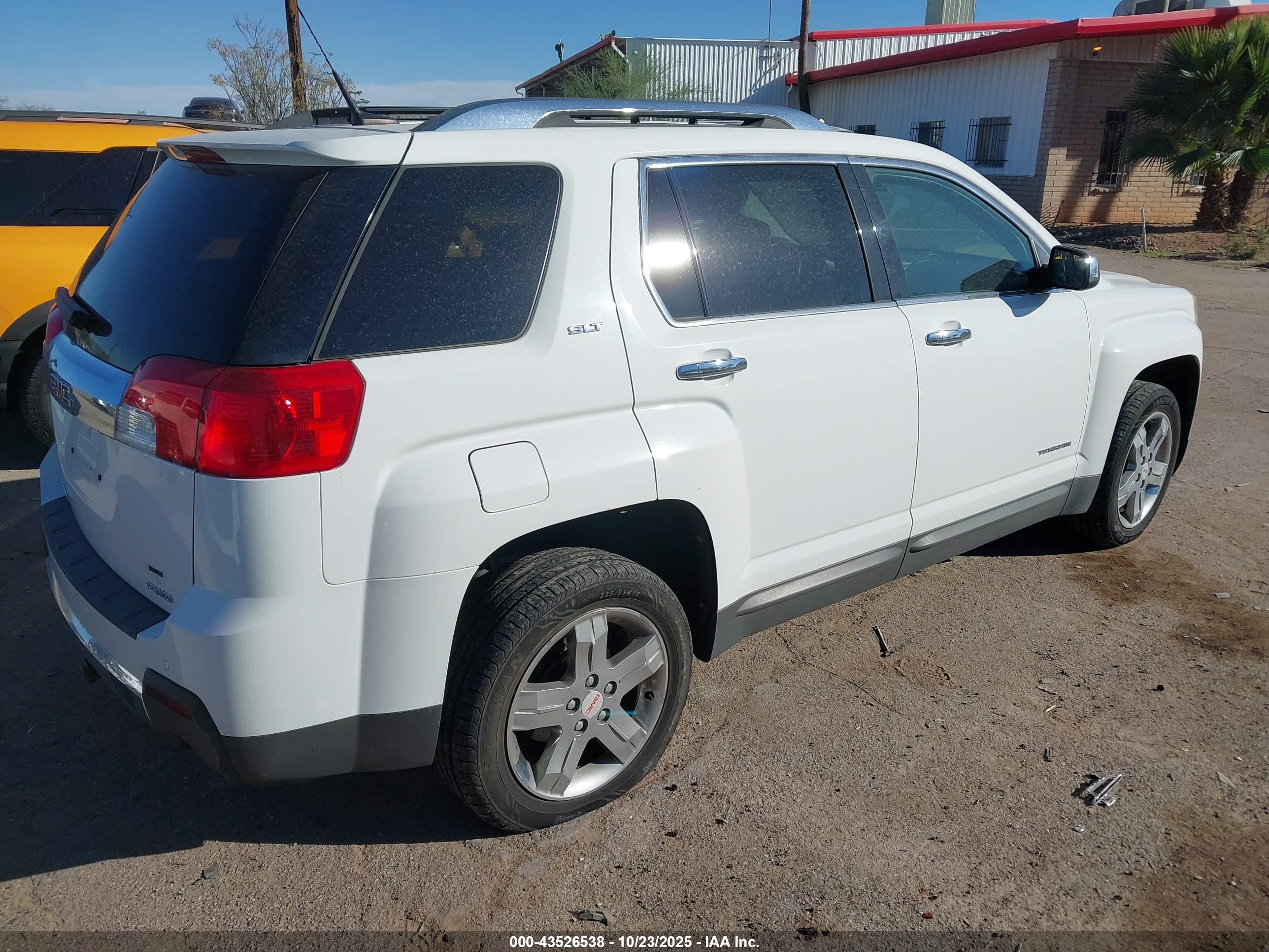 GMC TERRAIN image 4