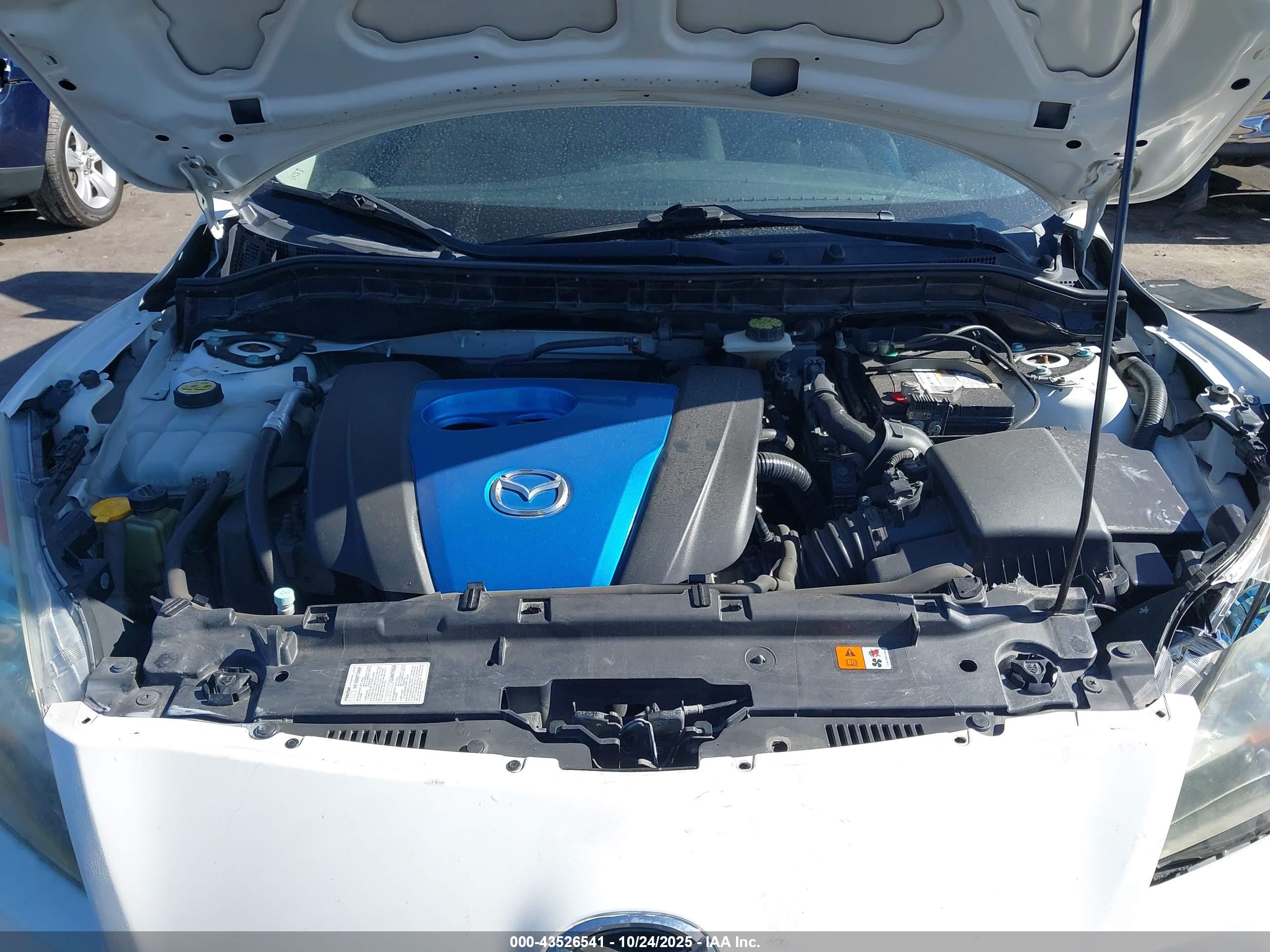 MAZDA MAZDA3 image 10