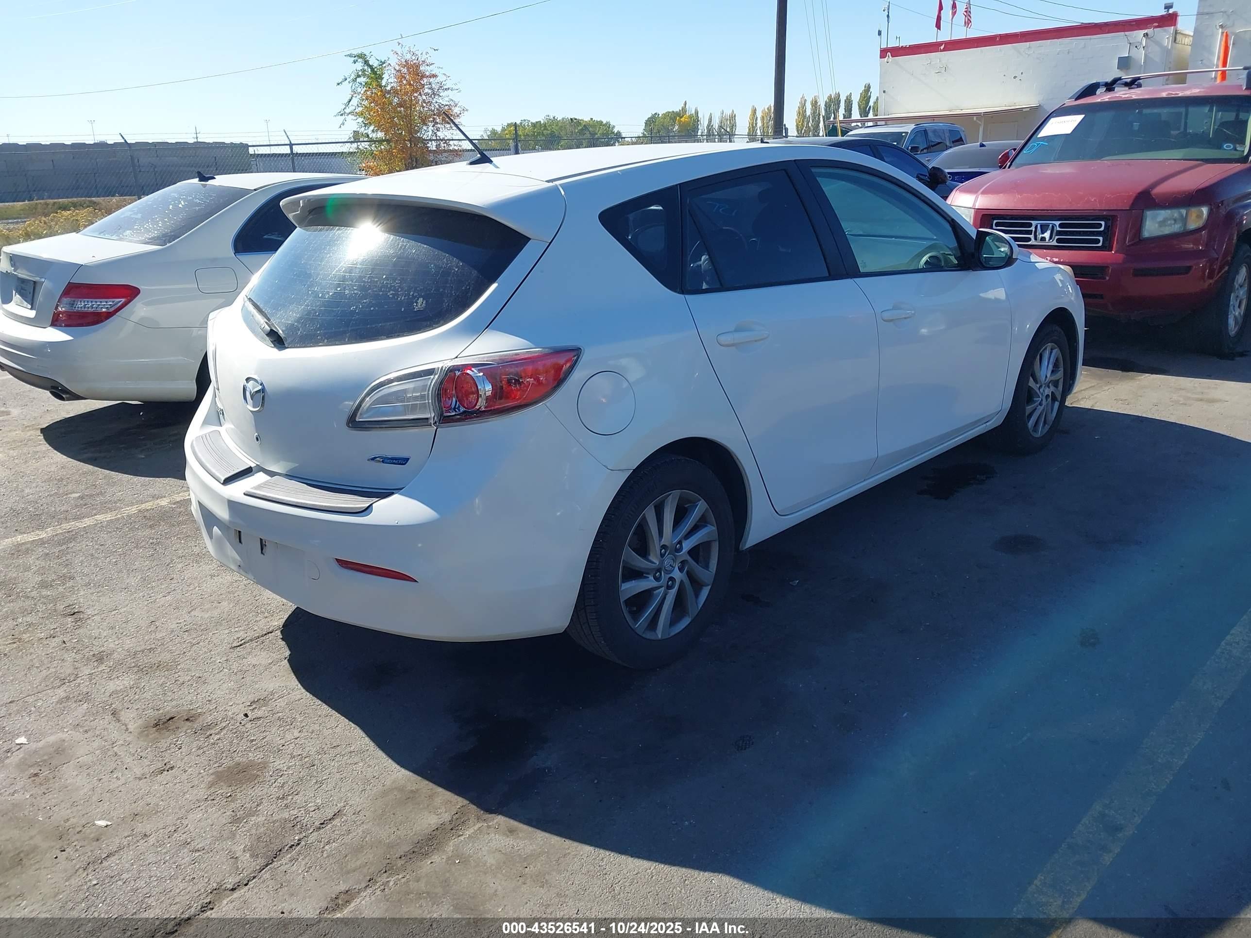 MAZDA MAZDA3 image 4