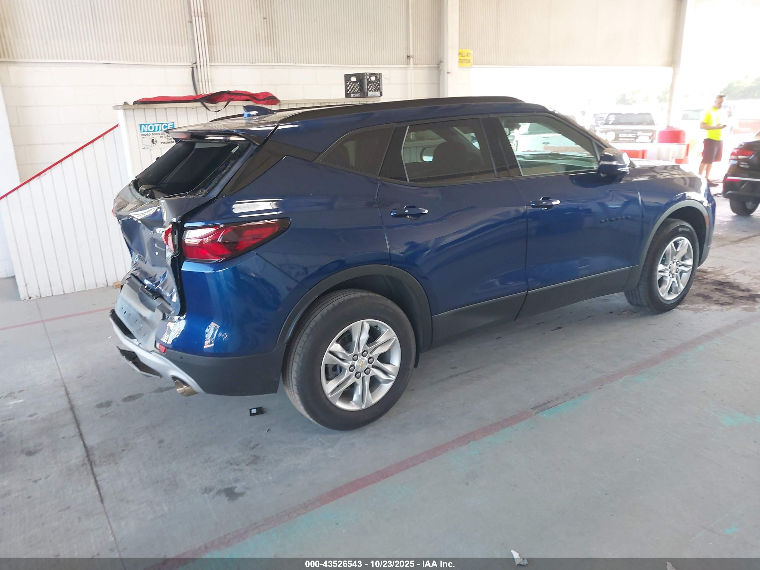 CHEVROLET BLAZER image 4
