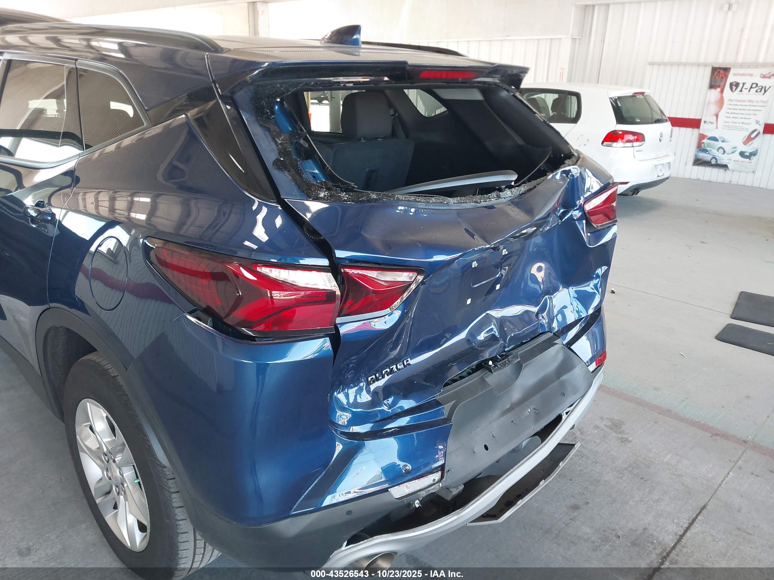 CHEVROLET BLAZER image 6