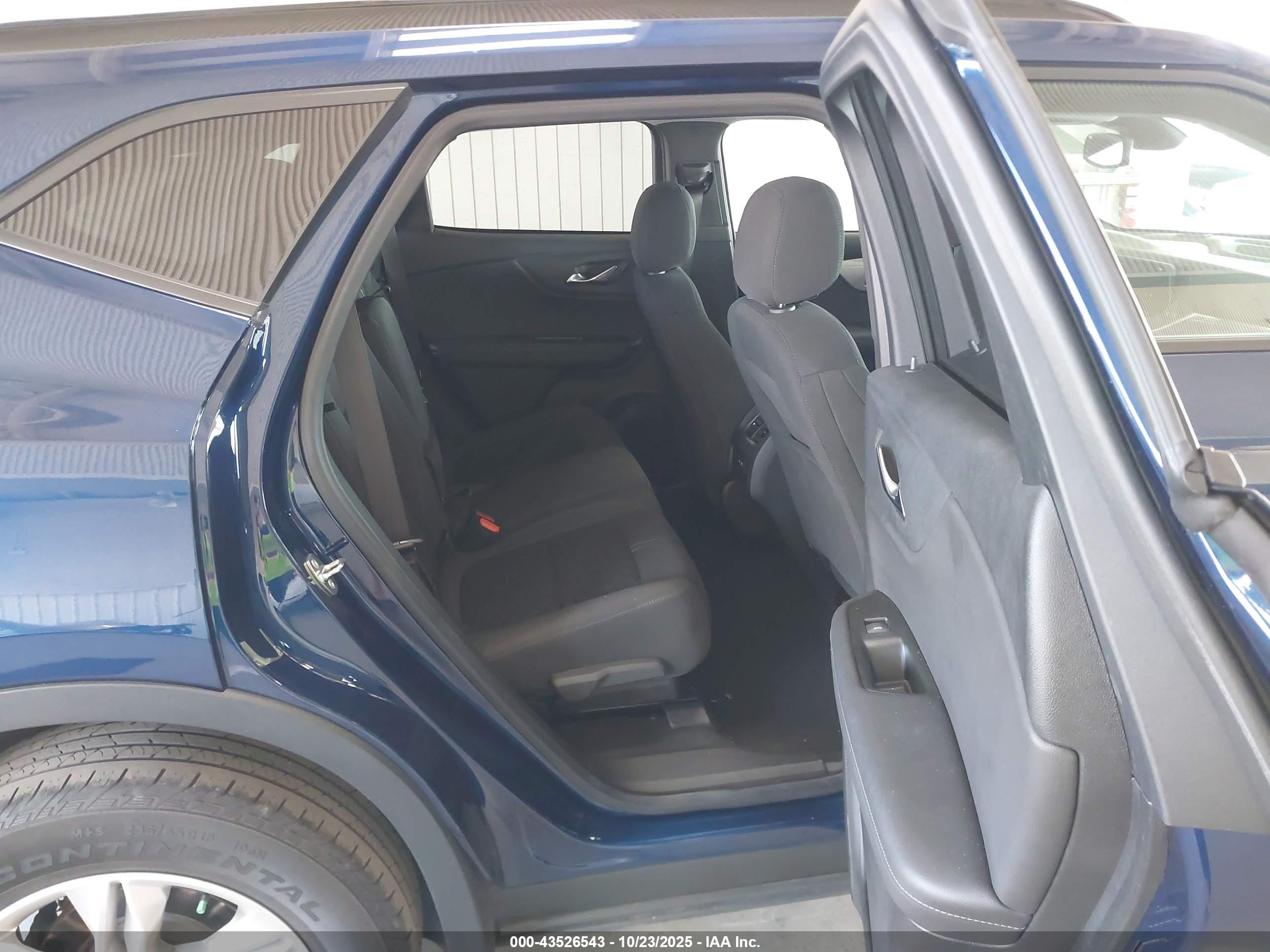 CHEVROLET BLAZER image 8