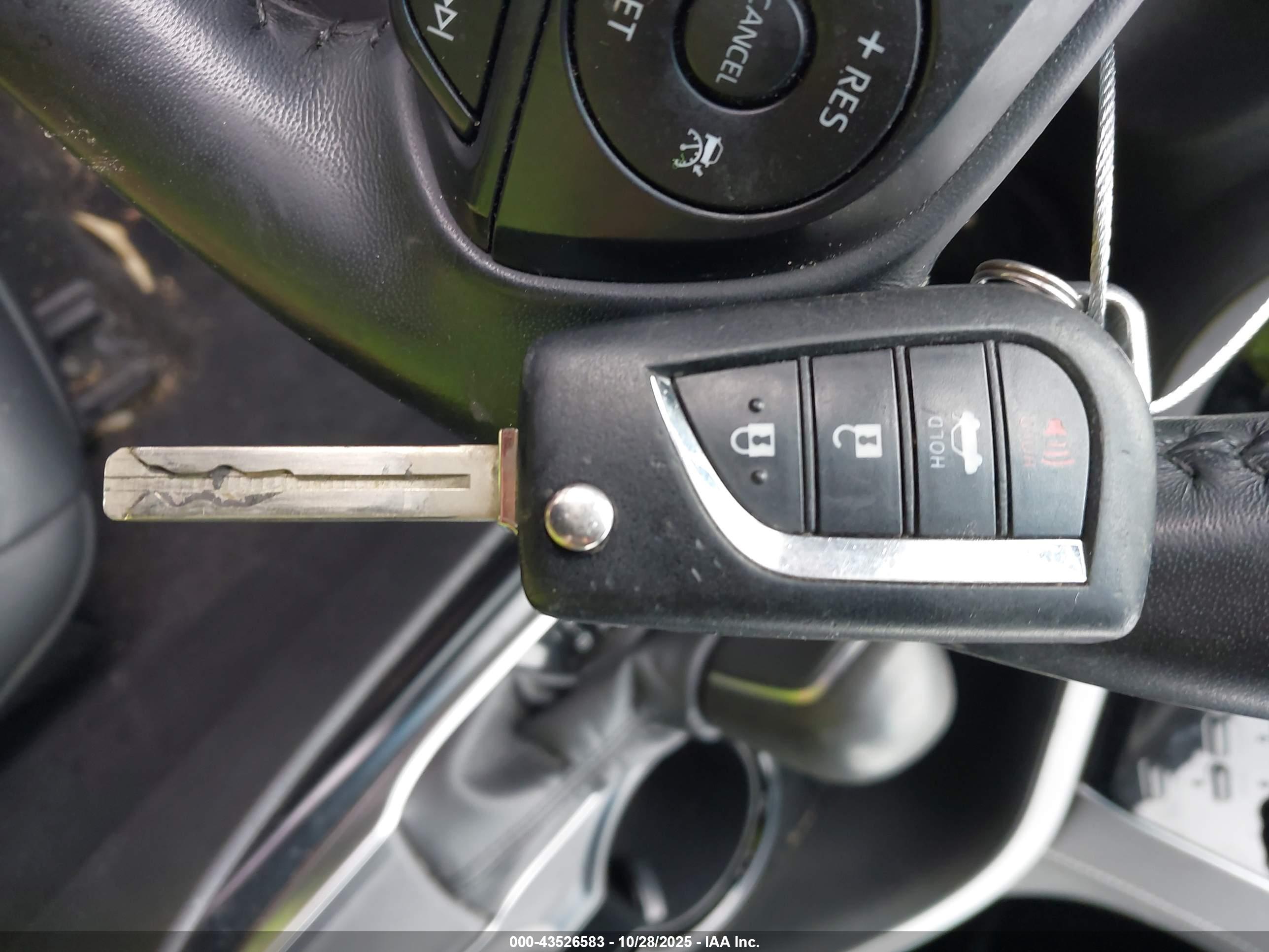 TOYOTA CAMRY image 11
