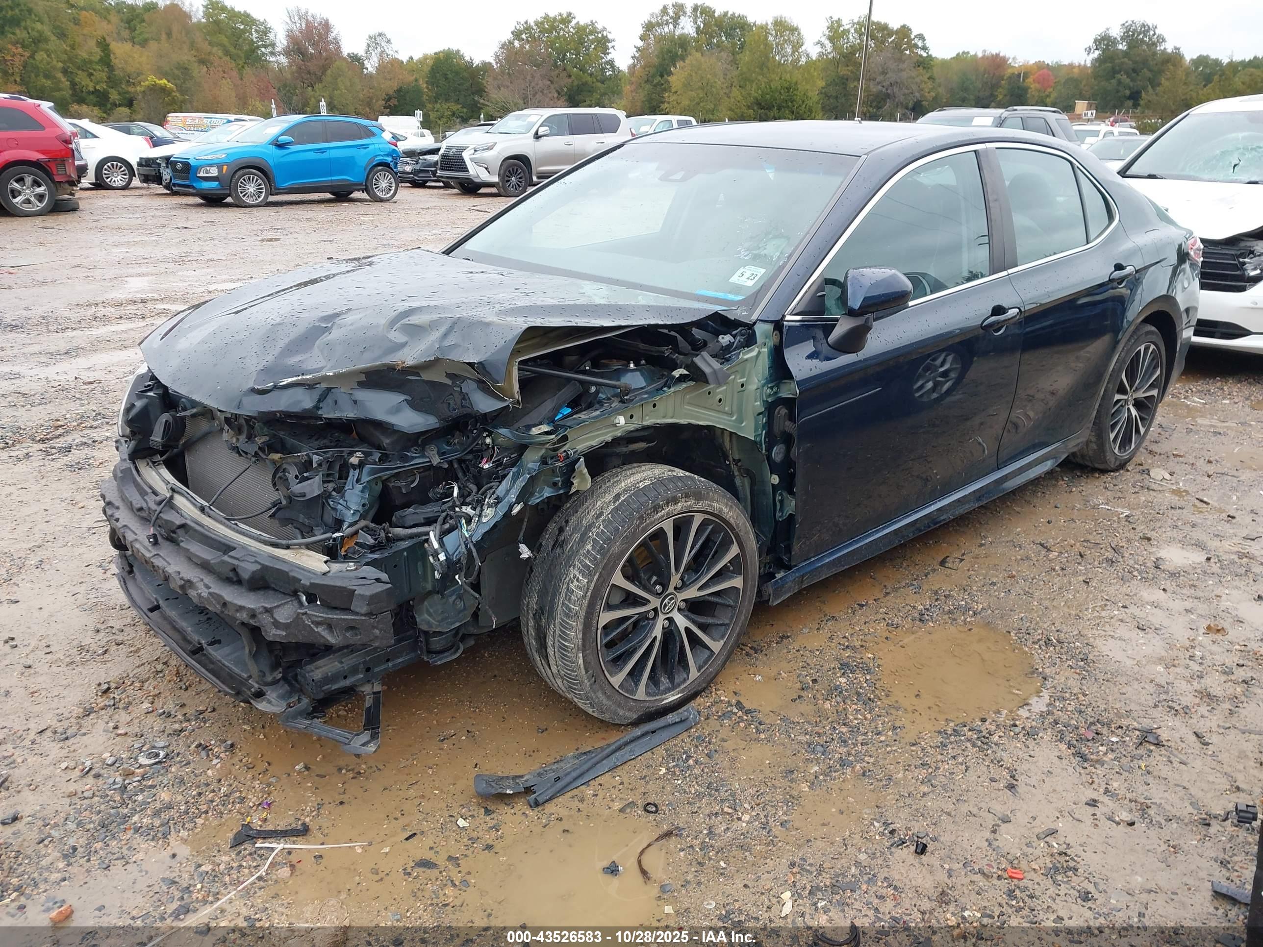 TOYOTA CAMRY image 2