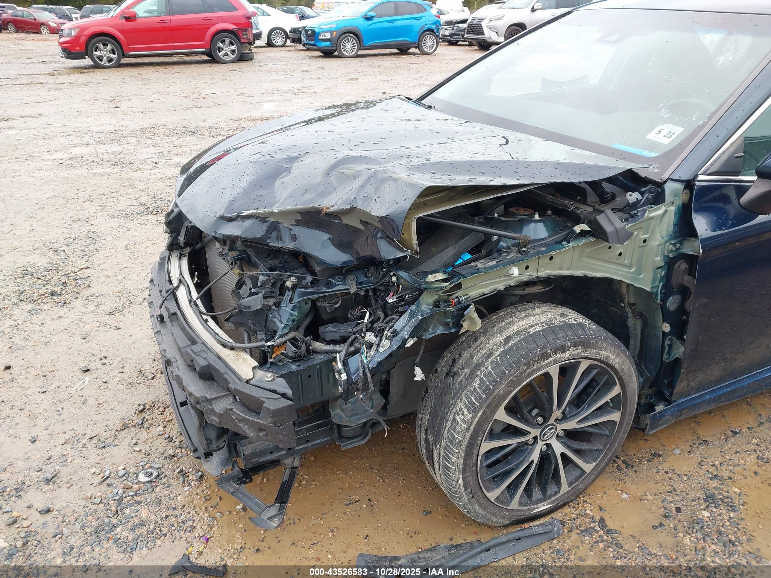 TOYOTA CAMRY image 6