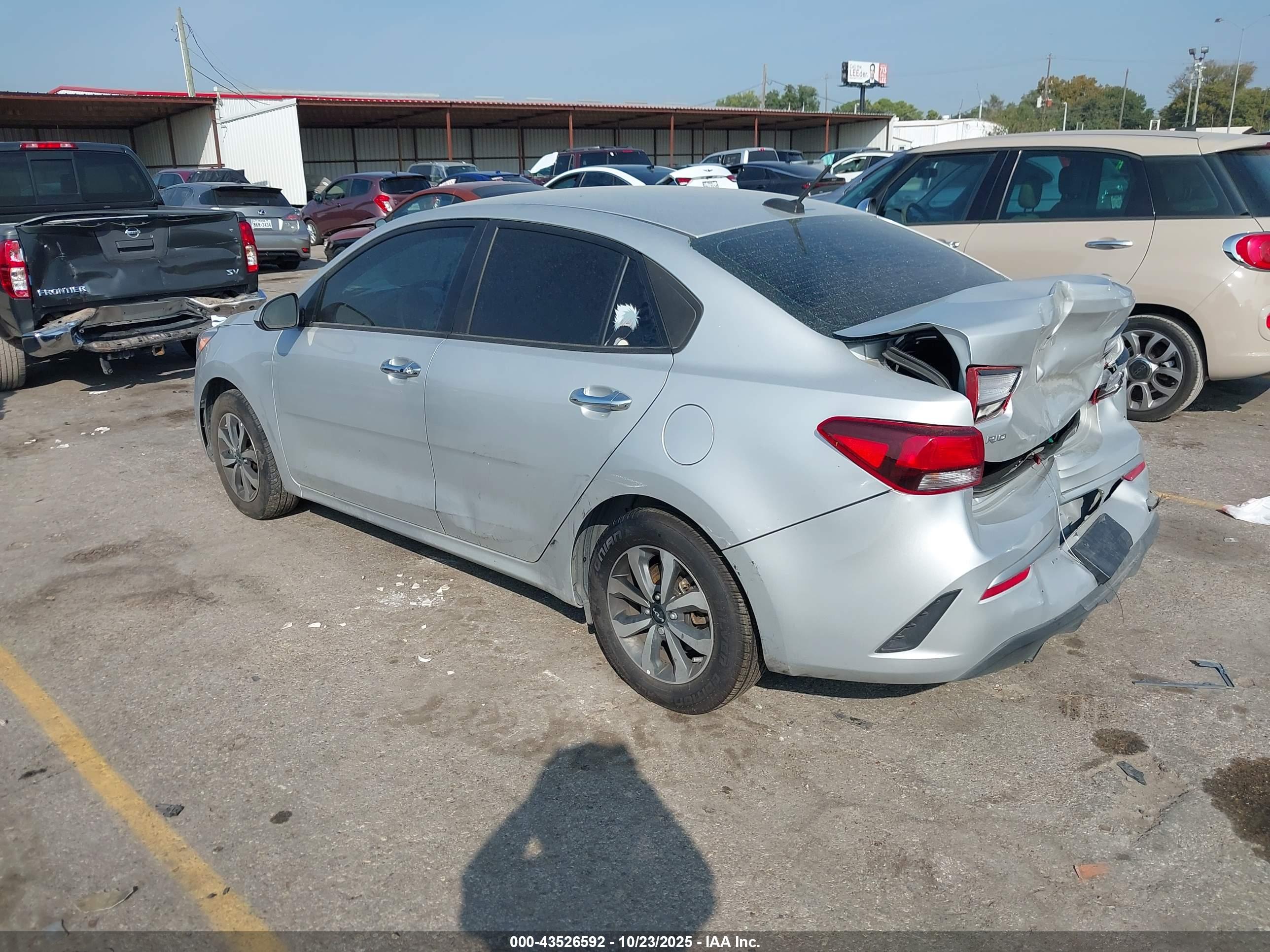 KIA RIO image 3