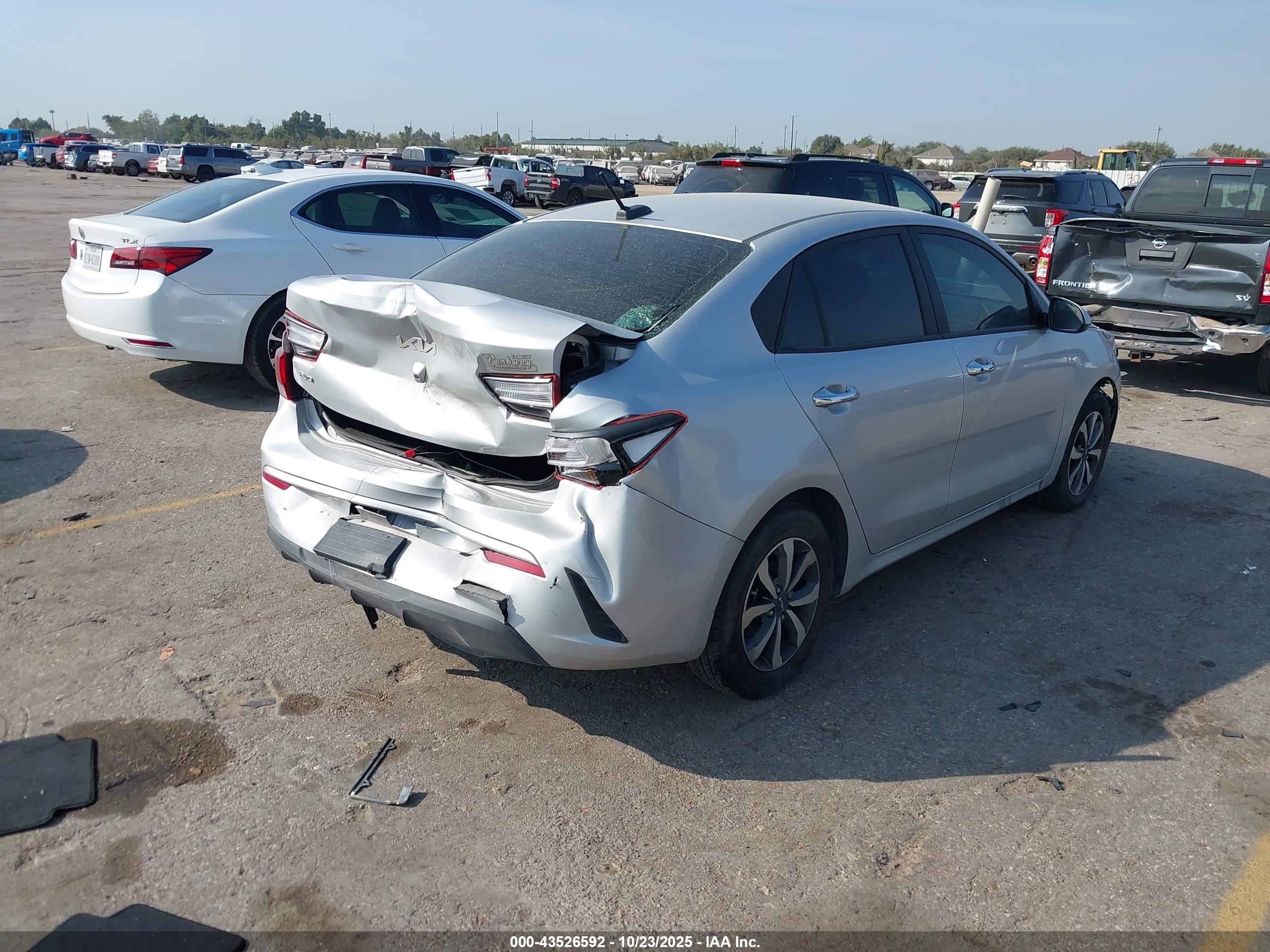 KIA RIO image 4