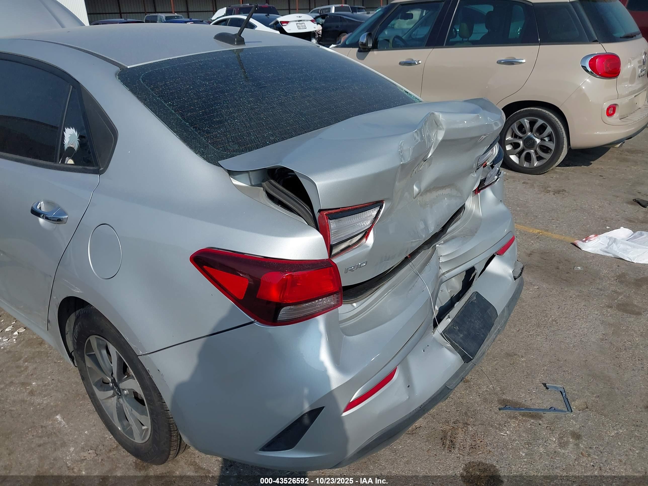 KIA RIO image 6