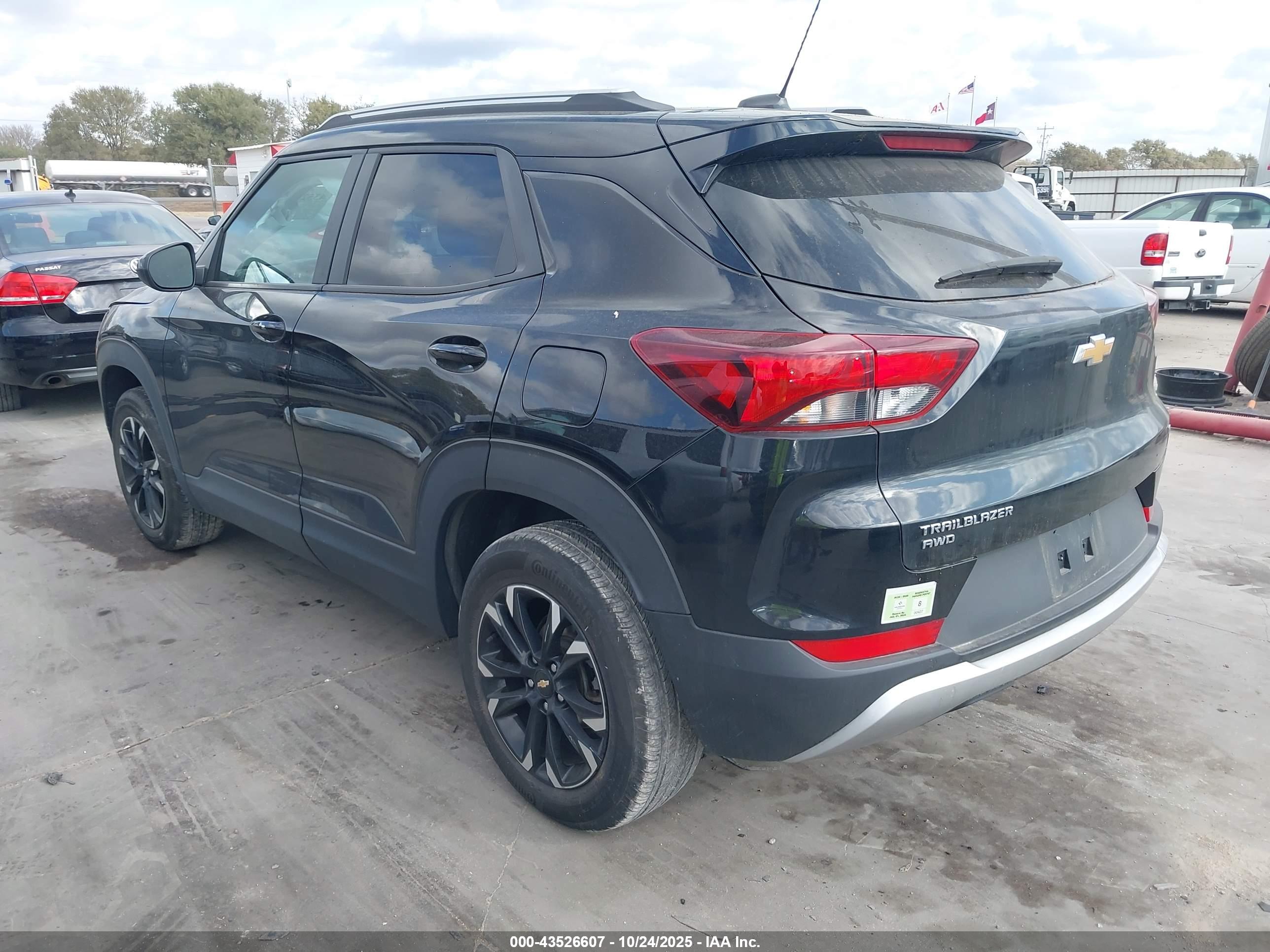 CHEVROLET TRAILBLAZER image 3