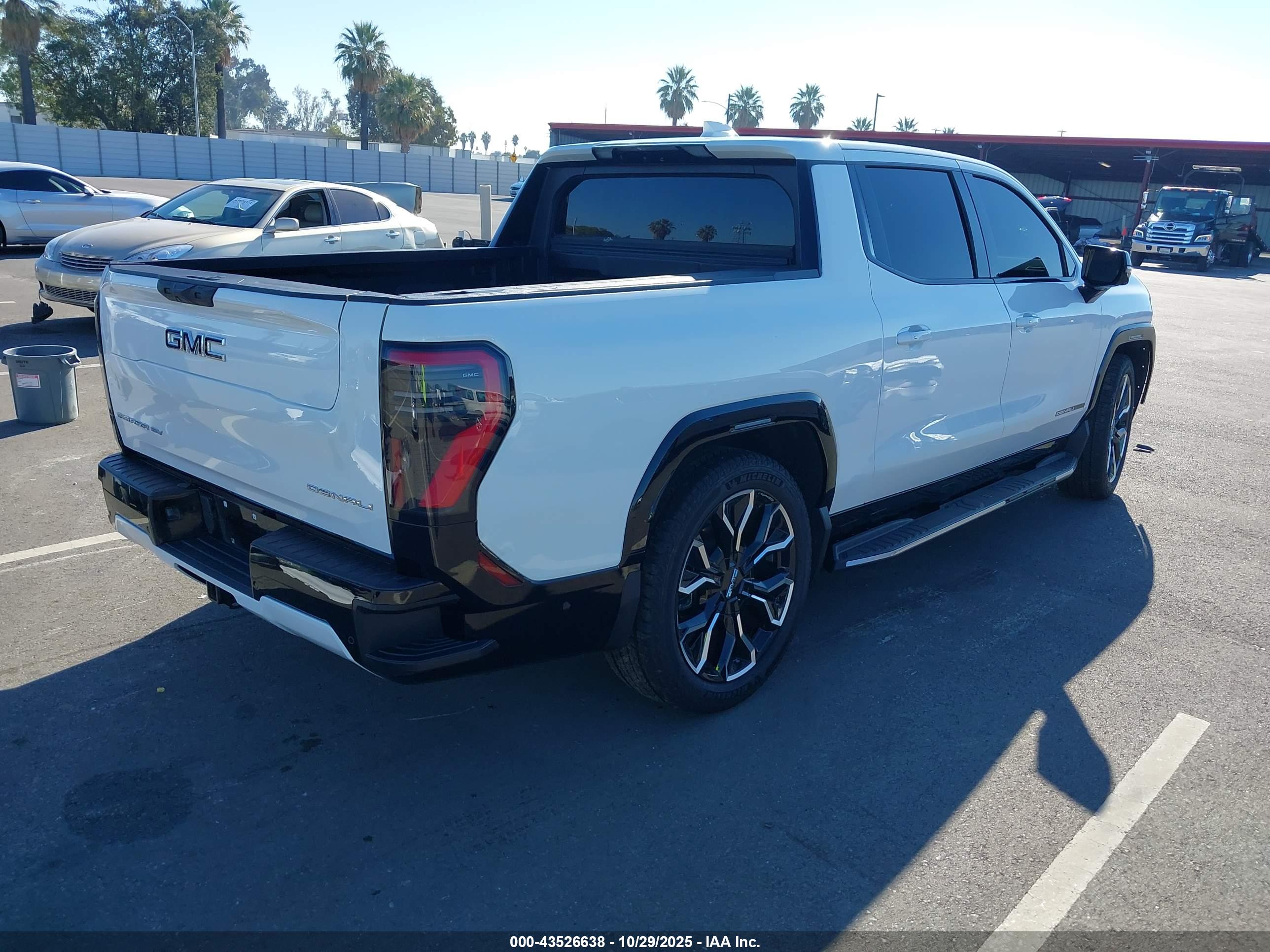 GMC SIERRA image 4
