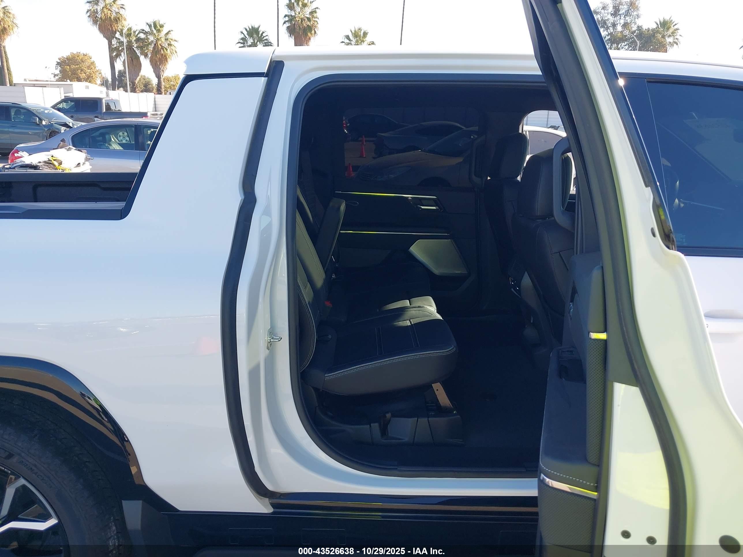 GMC SIERRA image 7